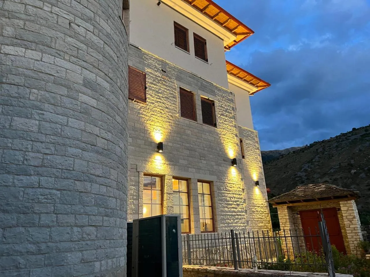 Property building in Bujtina Sophie