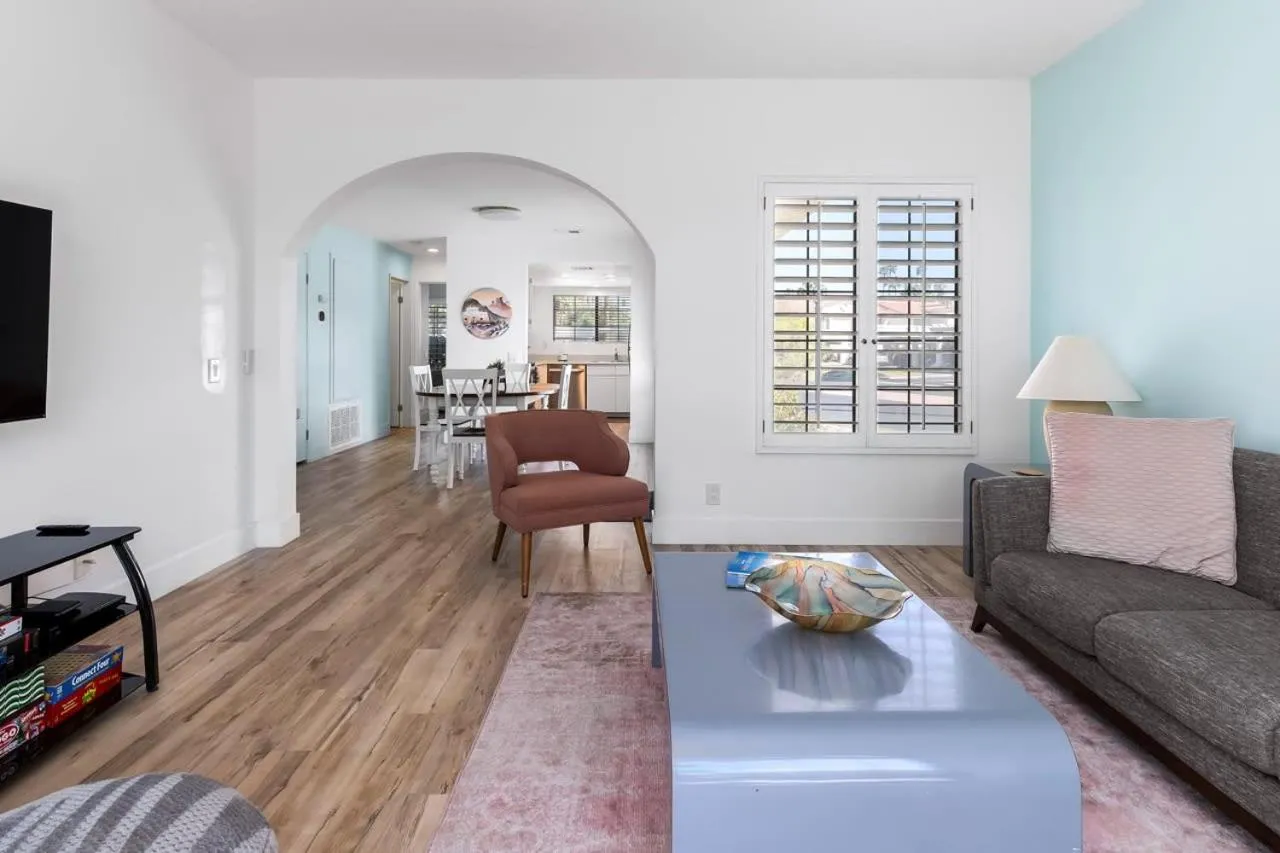 Desert Rose- Condo with Pool and Tennis Courts