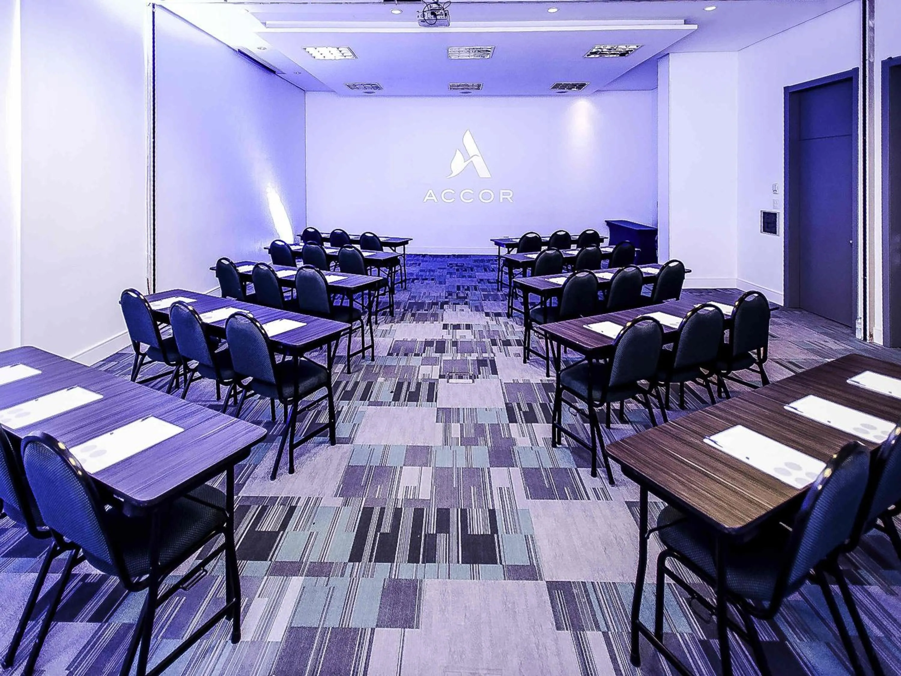 Meeting/conference room in Novotel Porto Alegre Tres Figueiras