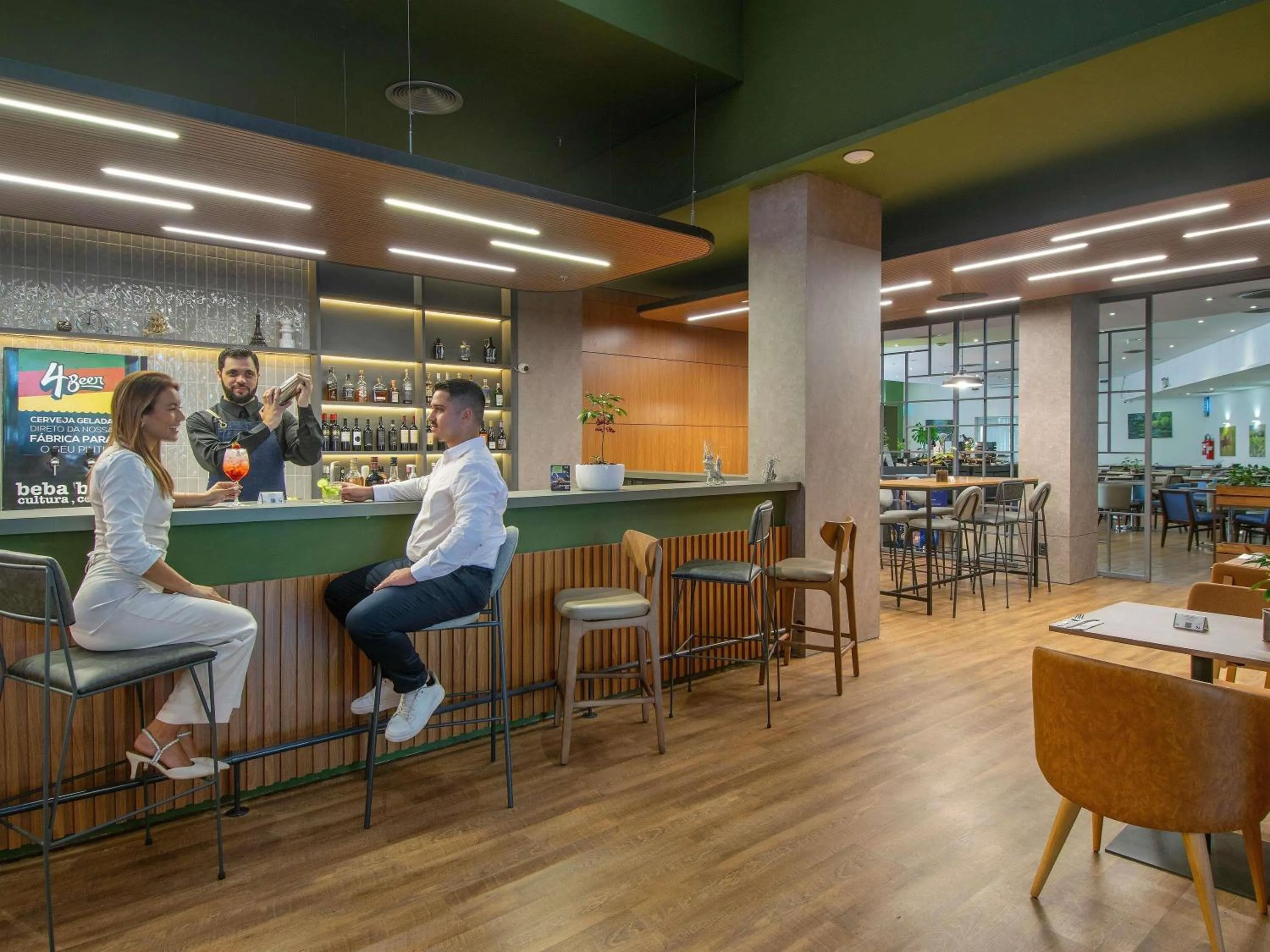 Lounge or bar in Novotel Porto Alegre Tres Figueiras