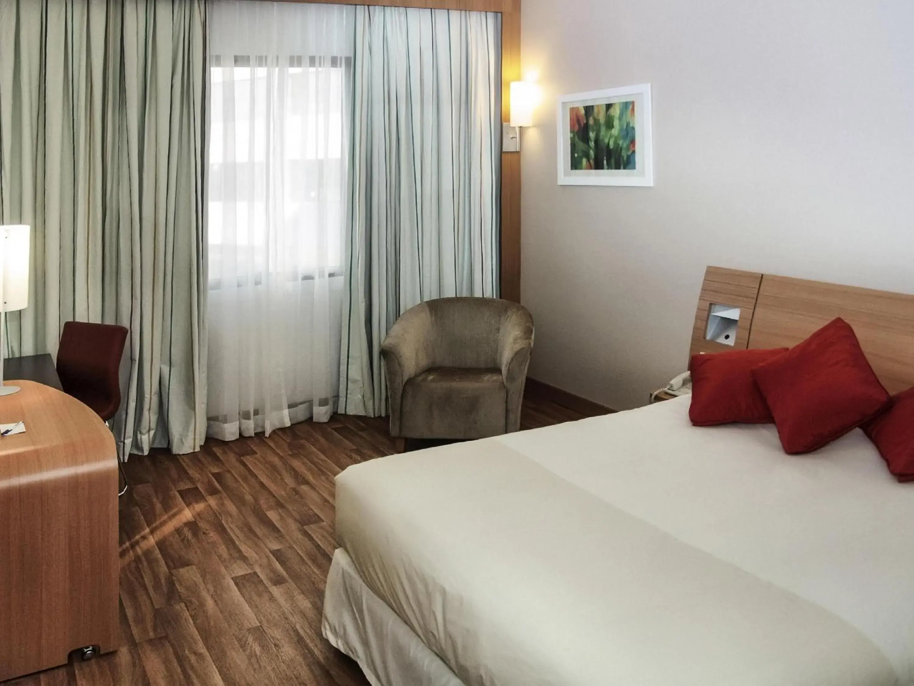 Superior Queen Room - single occupancy in Novotel Porto Alegre Tres Figueiras Superior Queen Room - single occupancy in Novotel Porto Alegre Tres Figueiras