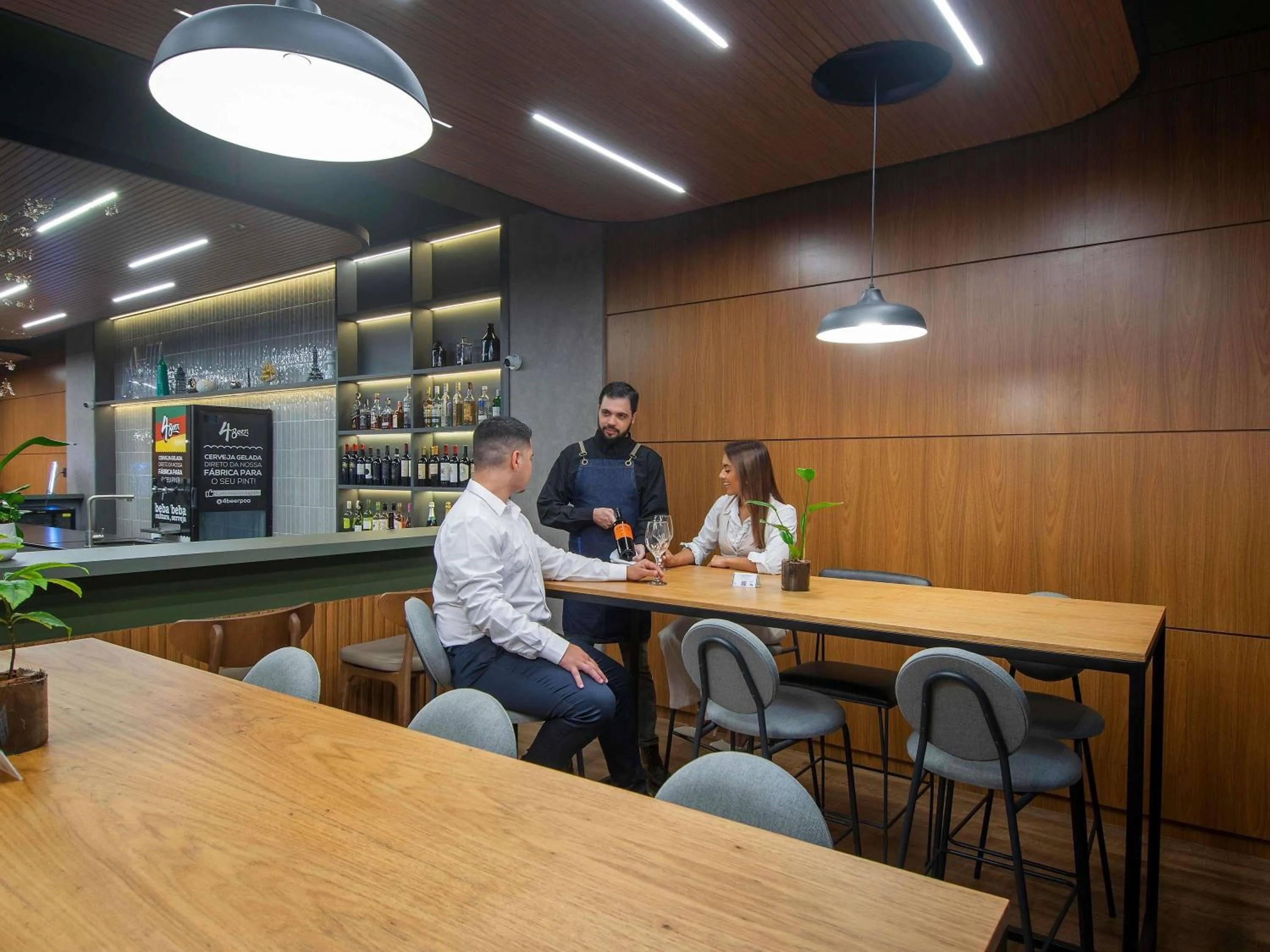 Lounge or bar in Novotel Porto Alegre Tres Figueiras