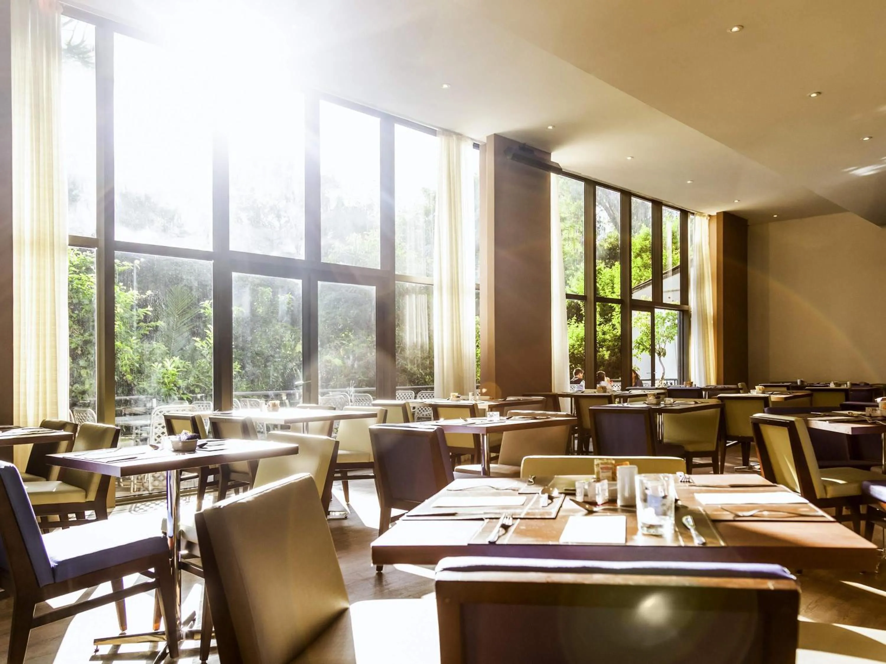 Restaurant/places to eat in Novotel Porto Alegre Tres Figueiras