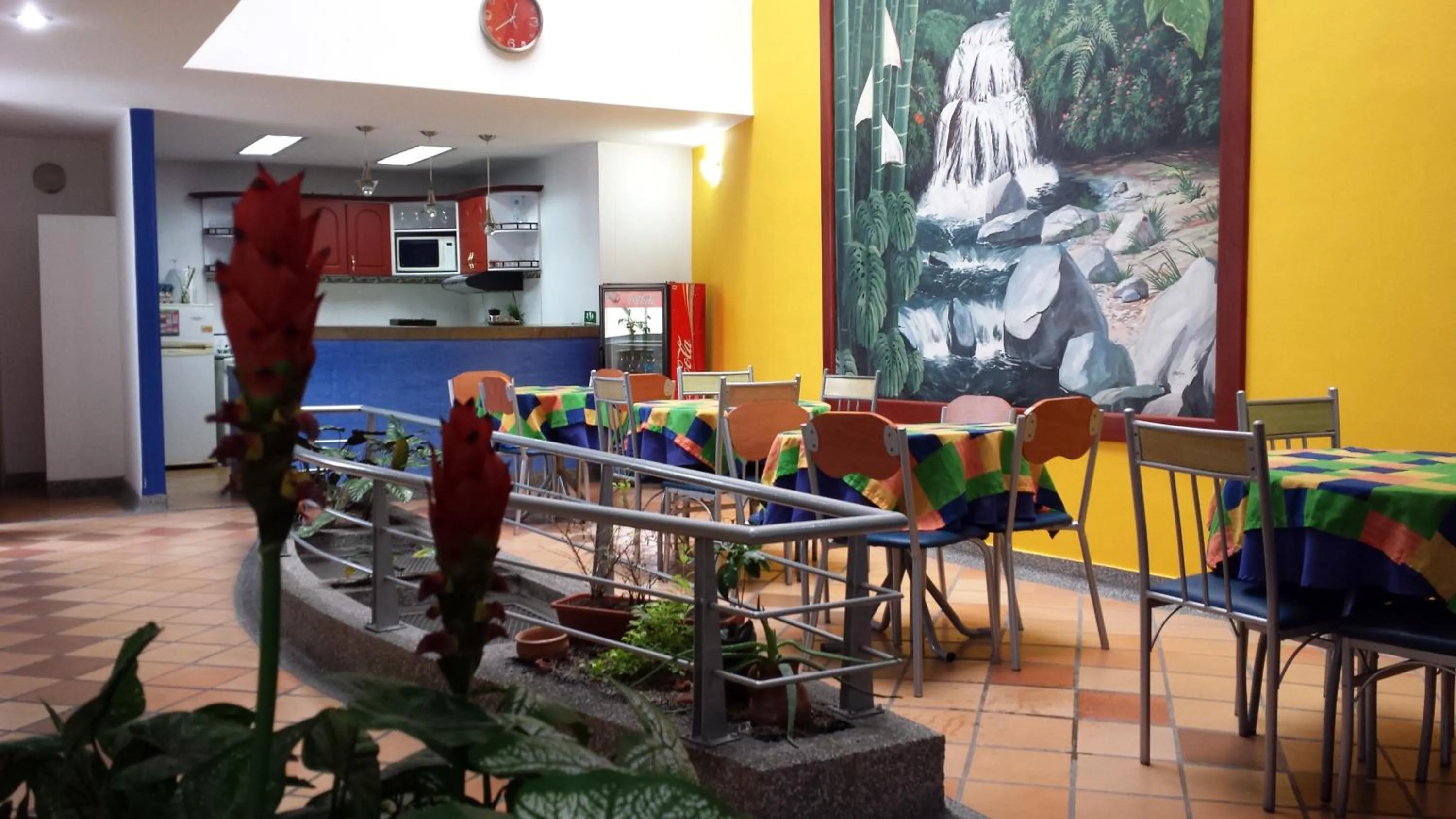 Restaurant/places to eat in Hotel Castillo Real