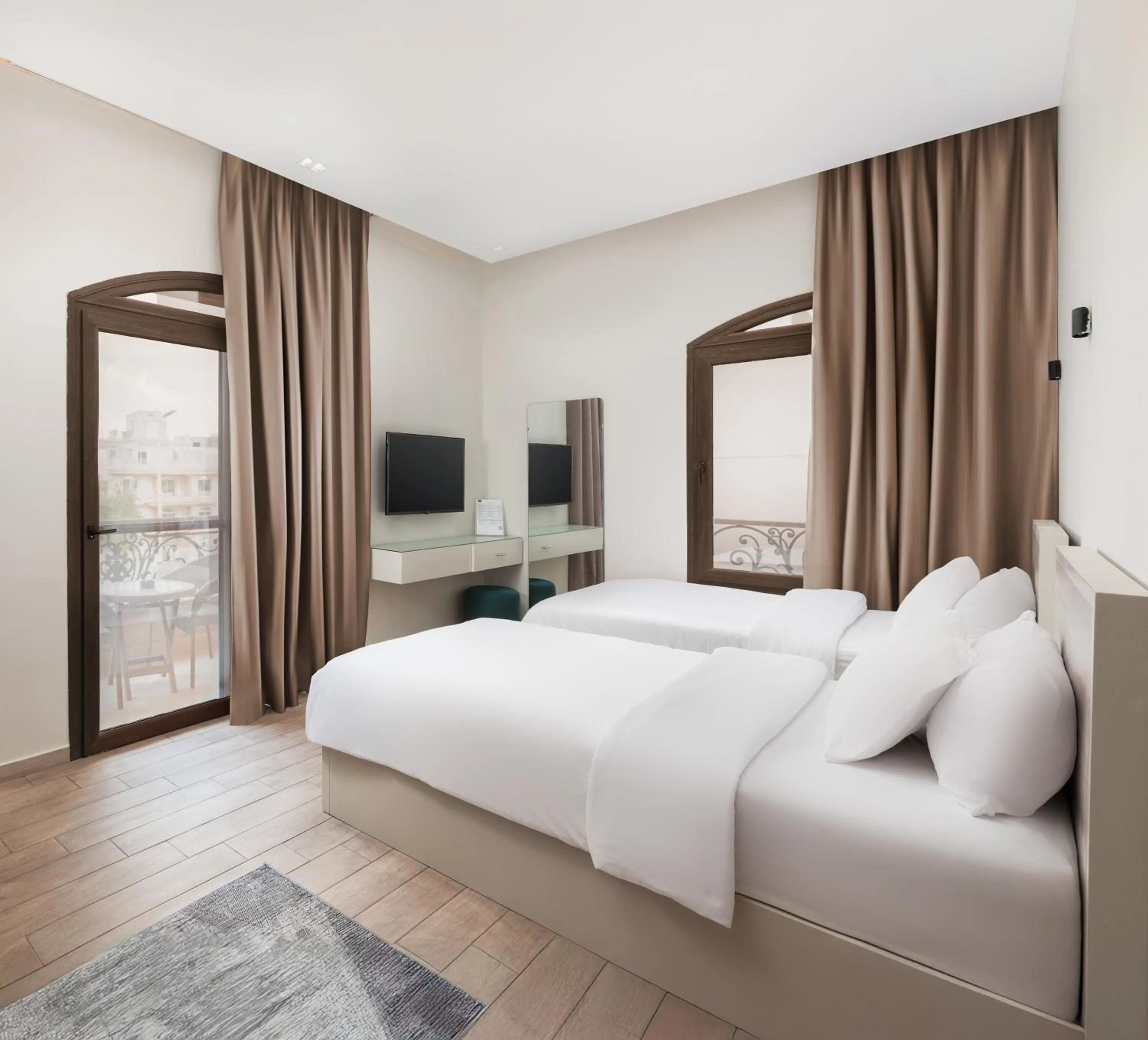 Standard Double or Twin Room with Balcony in Sleep Inn Apart-Hotel