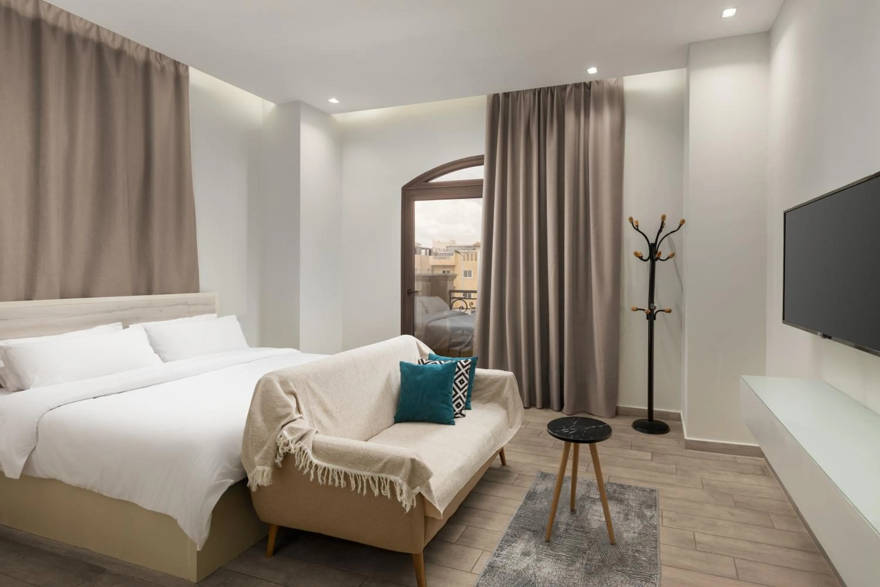 Deluxe Double Room with Balcony in Sleep Inn Apart-Hotel