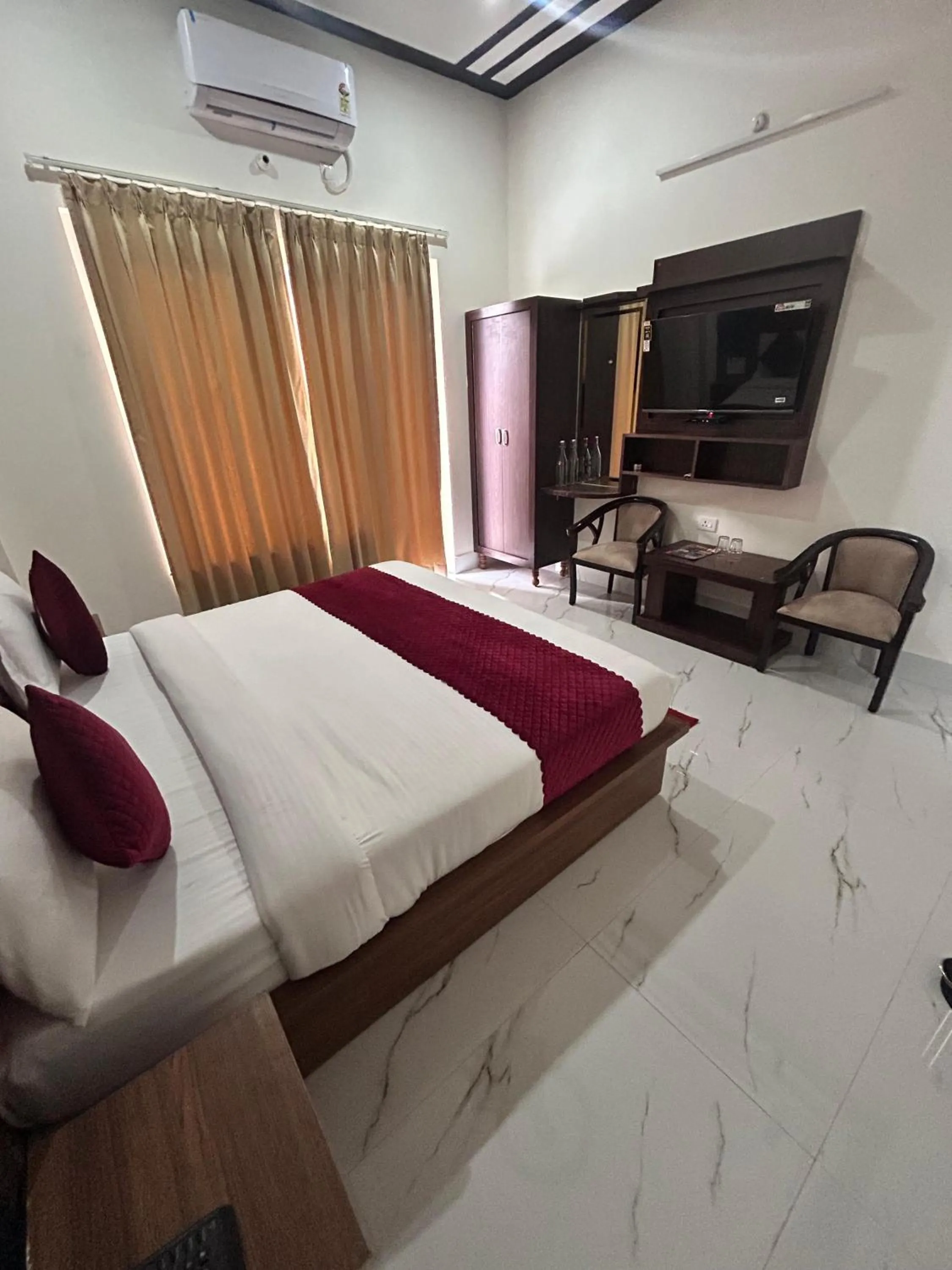 Bedroom, Bed in Hotel Hill River View Resort