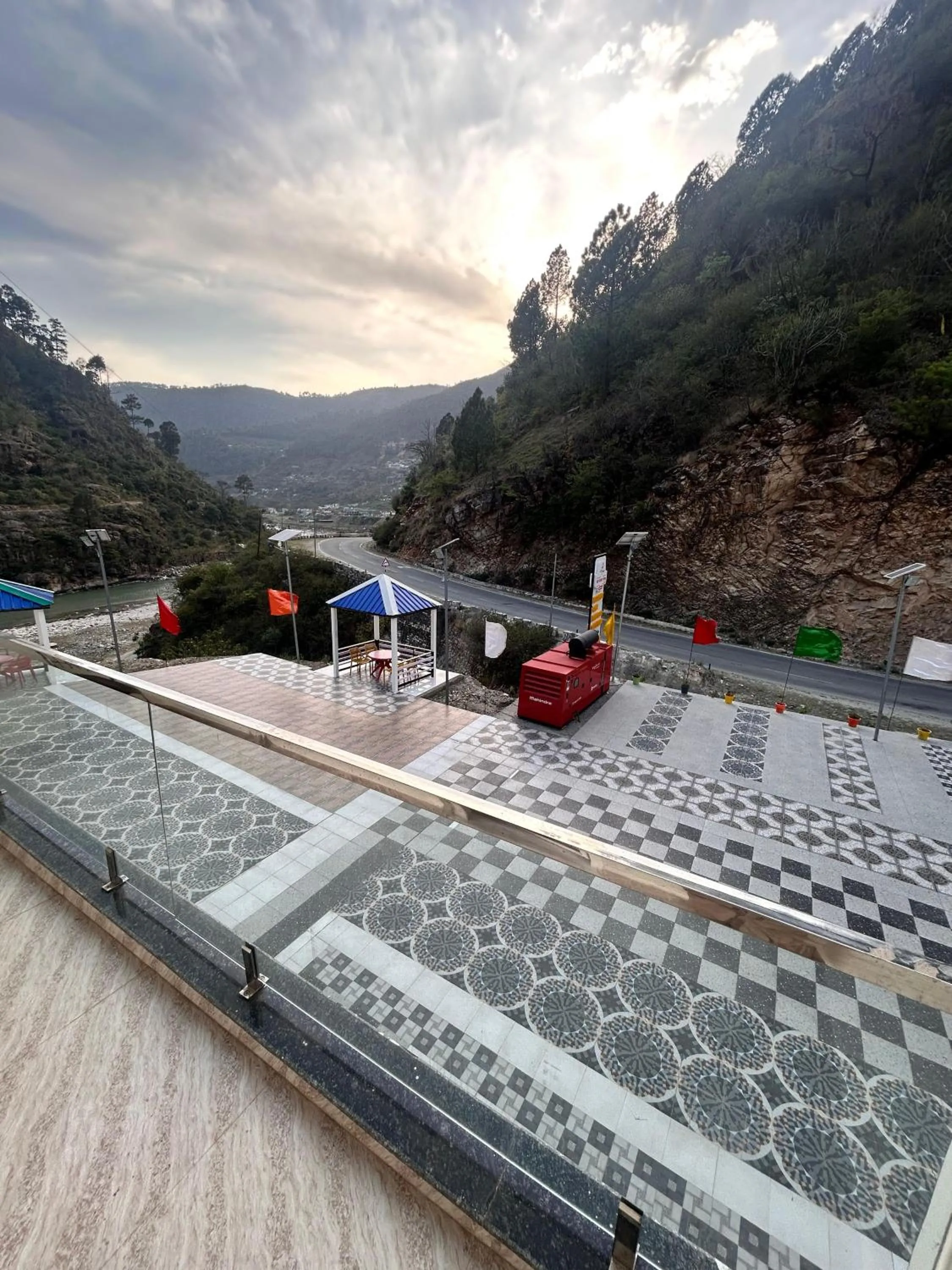 Mountain view in Hotel Hill River View Resort