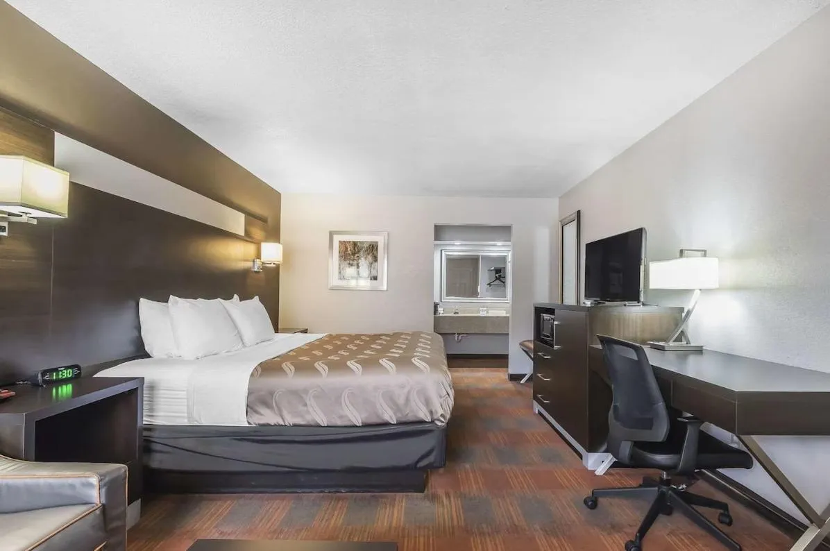 Standard Single Room in Quality Inn and Suites