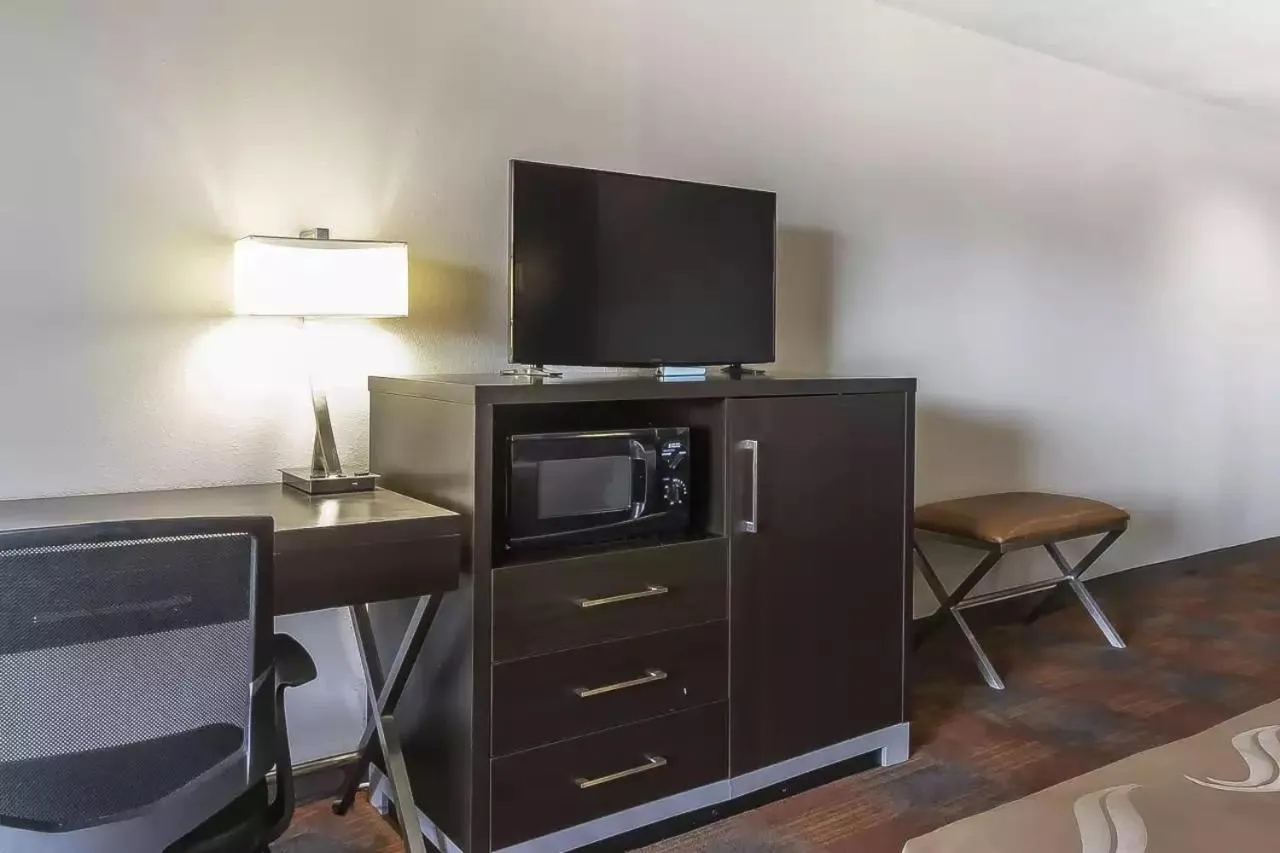 hair dresser in Quality Inn and Suites