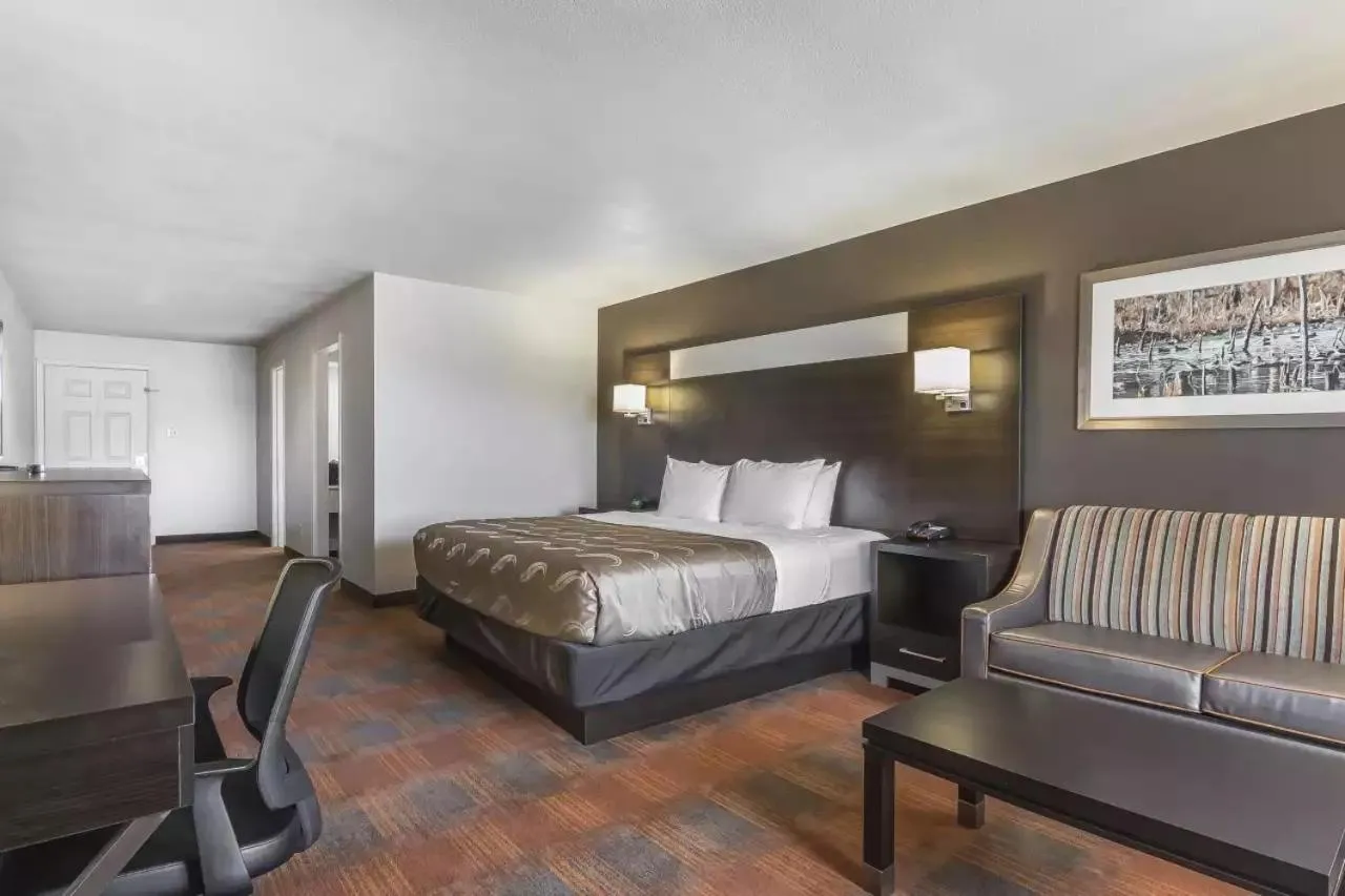 Photo of the whole room, Bed in Quality Inn and Suites
