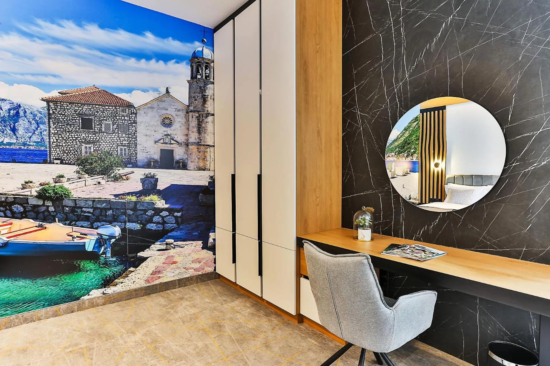 Seating area in Hotel Boka