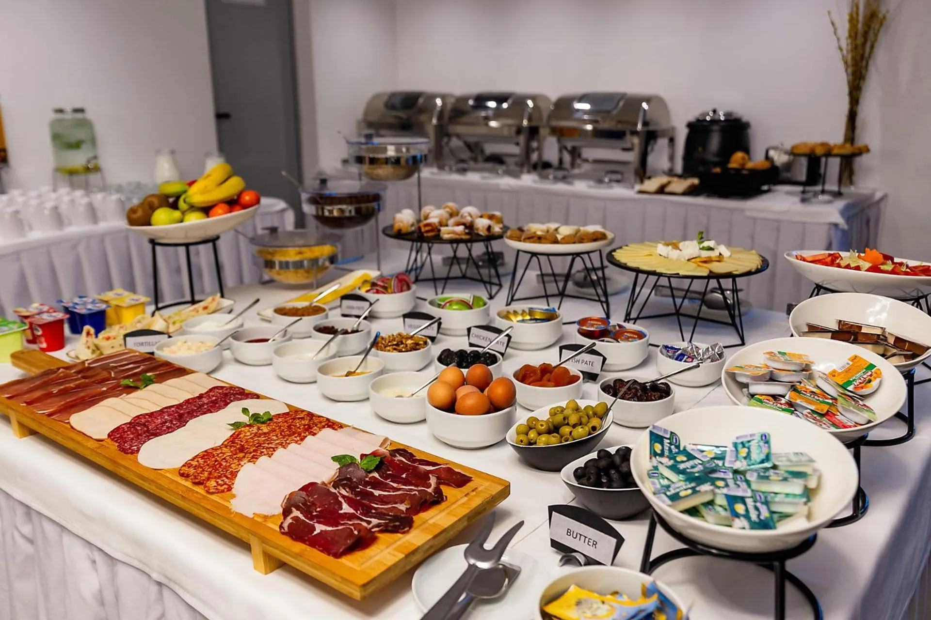 Restaurant/places to eat in Hotel Boka