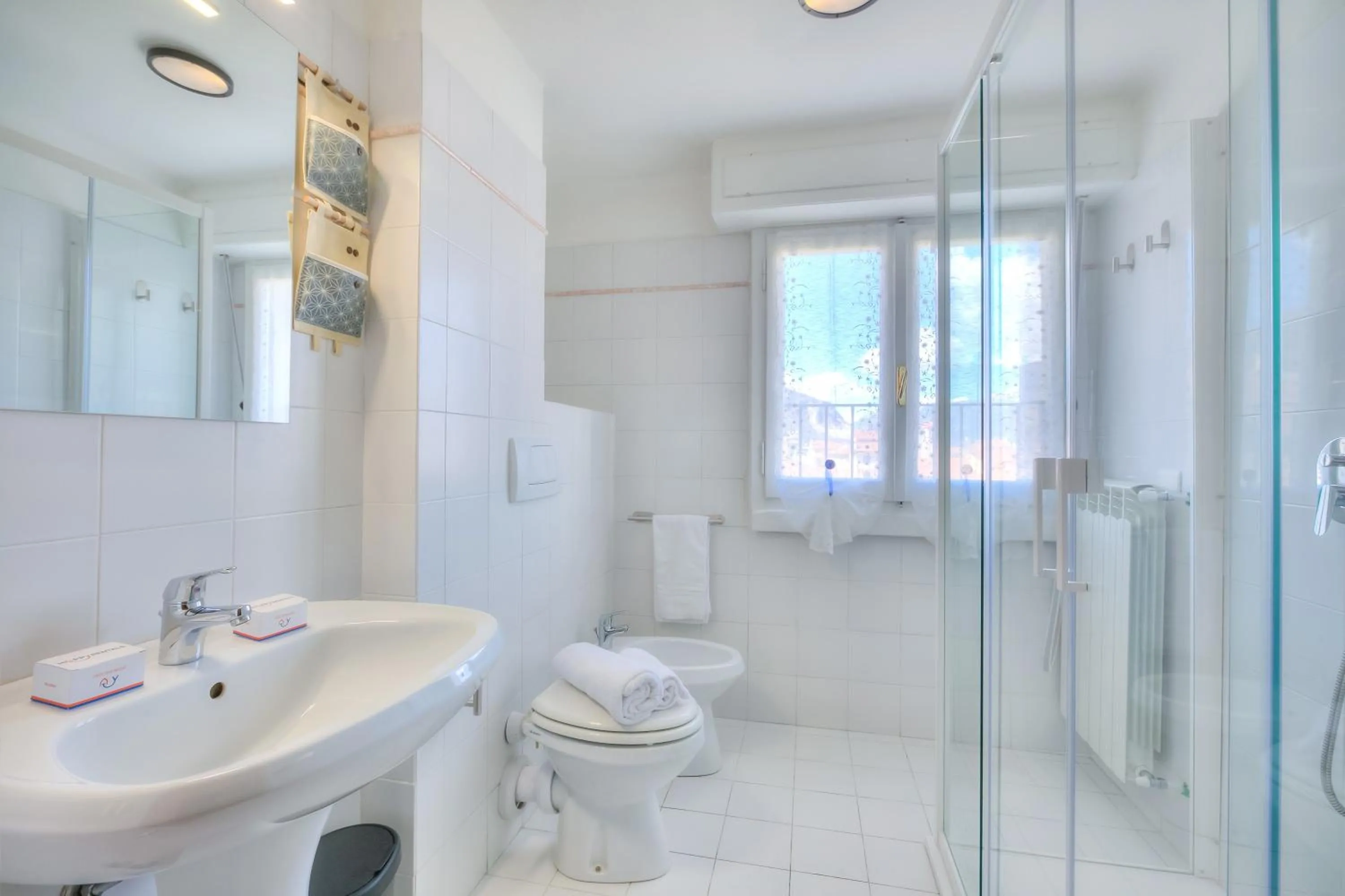 Petit Bijou De Stresa 2 Steps From Lake - Happy Rentals