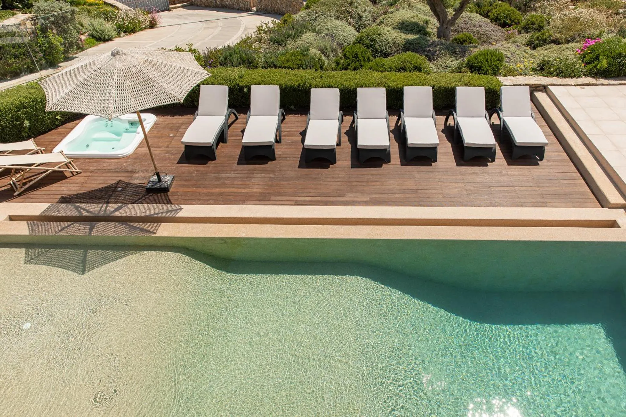 Day in Mykonian Kazarte