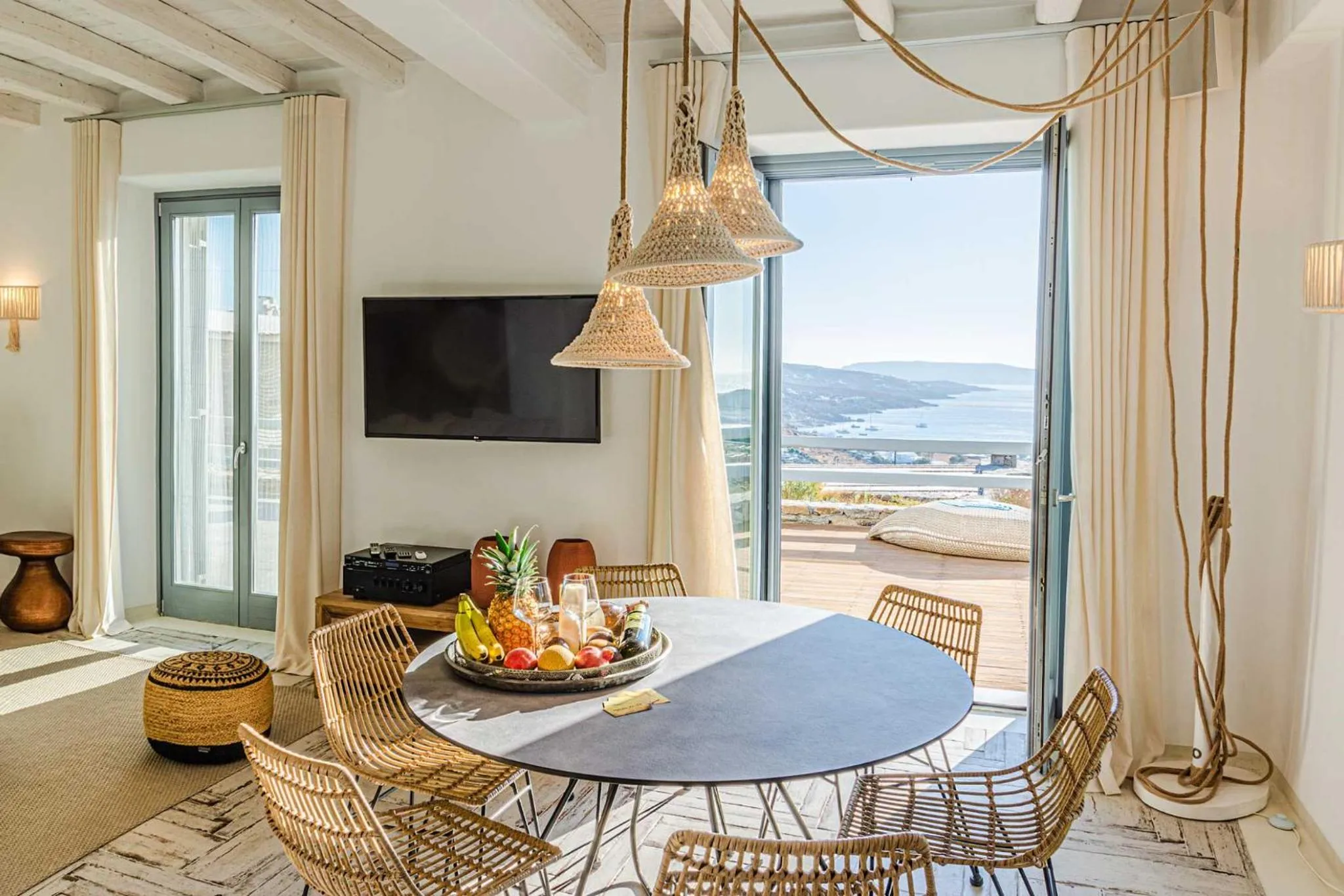 Dining area in Mykonian Kazarte