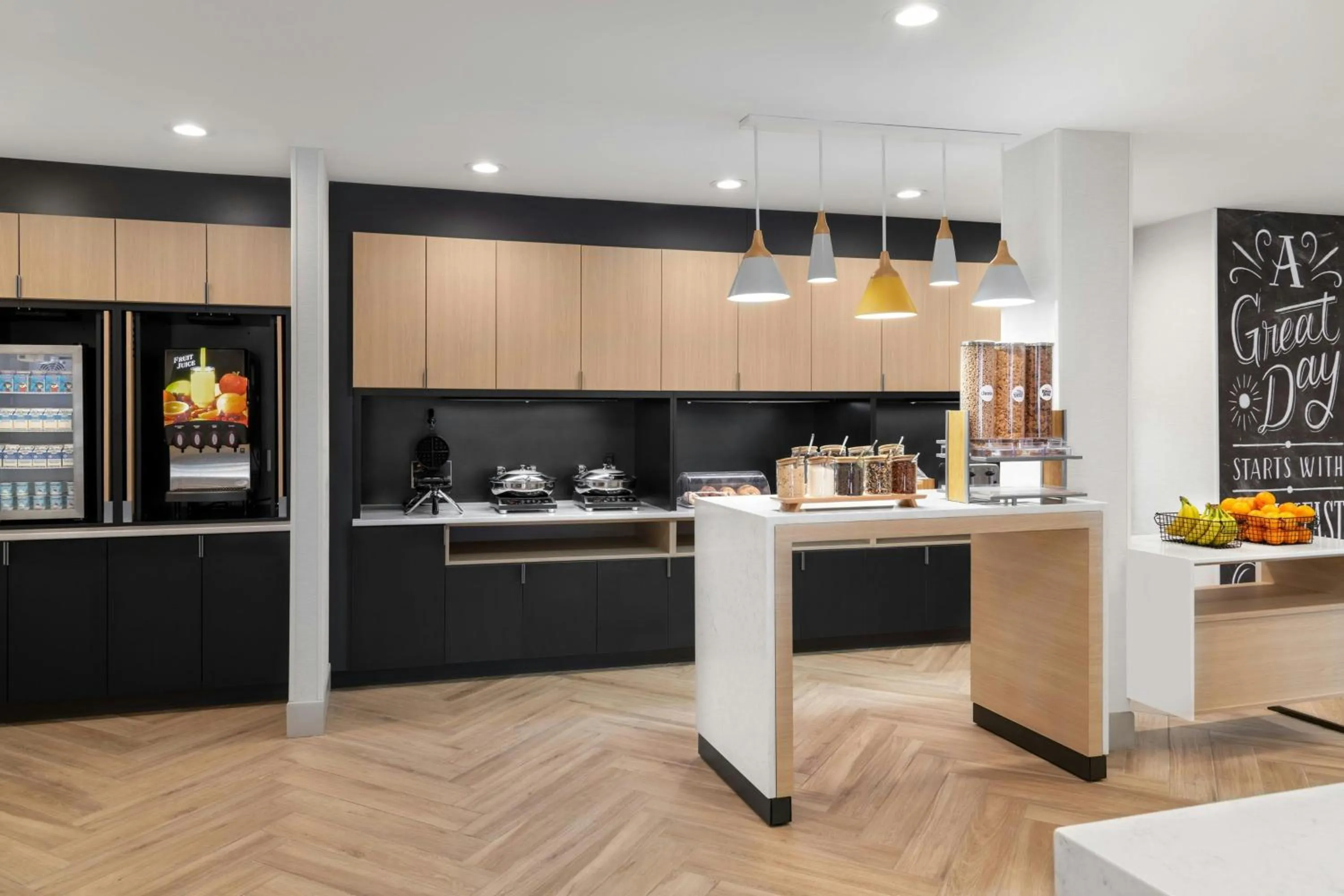 Breakfast in TownePlace Suites by Marriott Holland