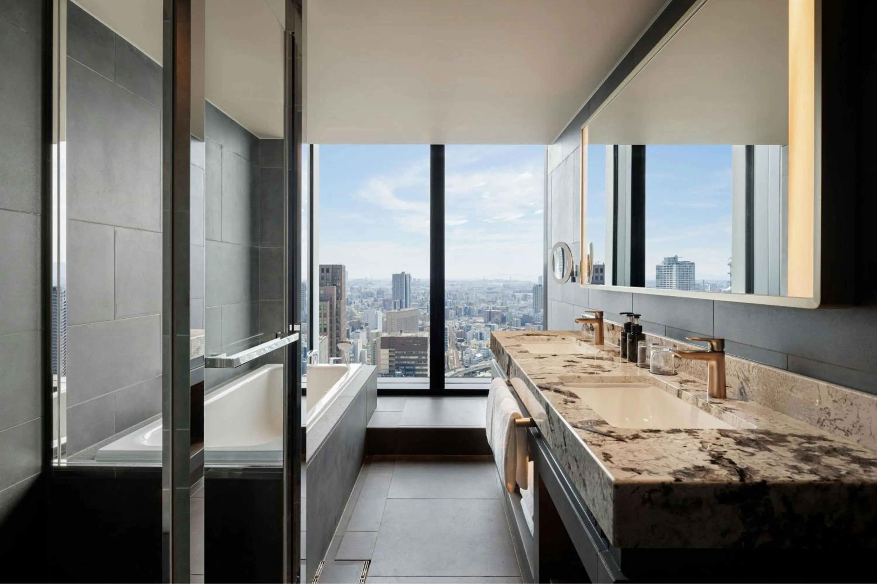 Photo of the whole room in THE OSAKA STATION HOTEL, Autograph Collection