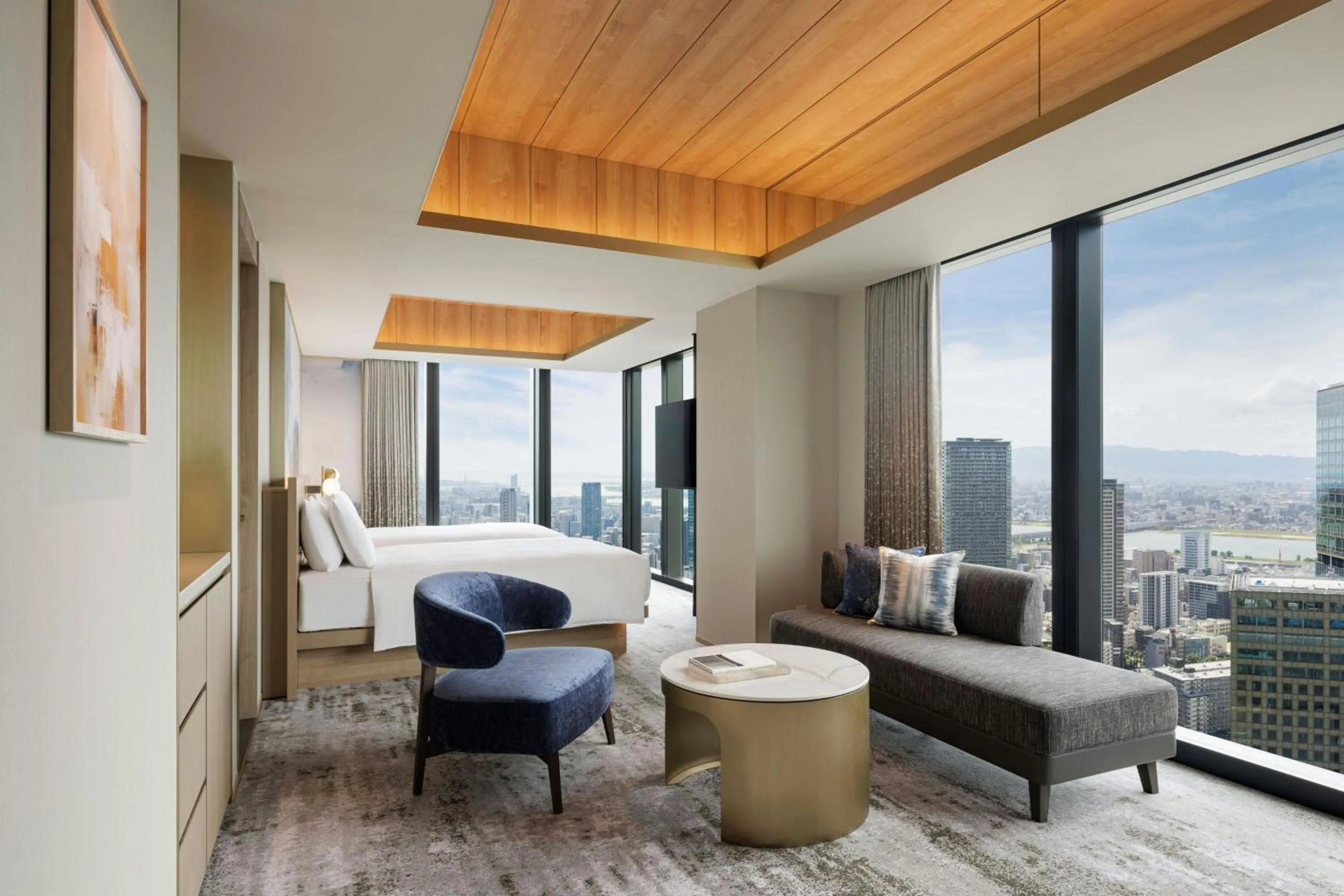 Photo of the whole room in THE OSAKA STATION HOTEL, Autograph Collection