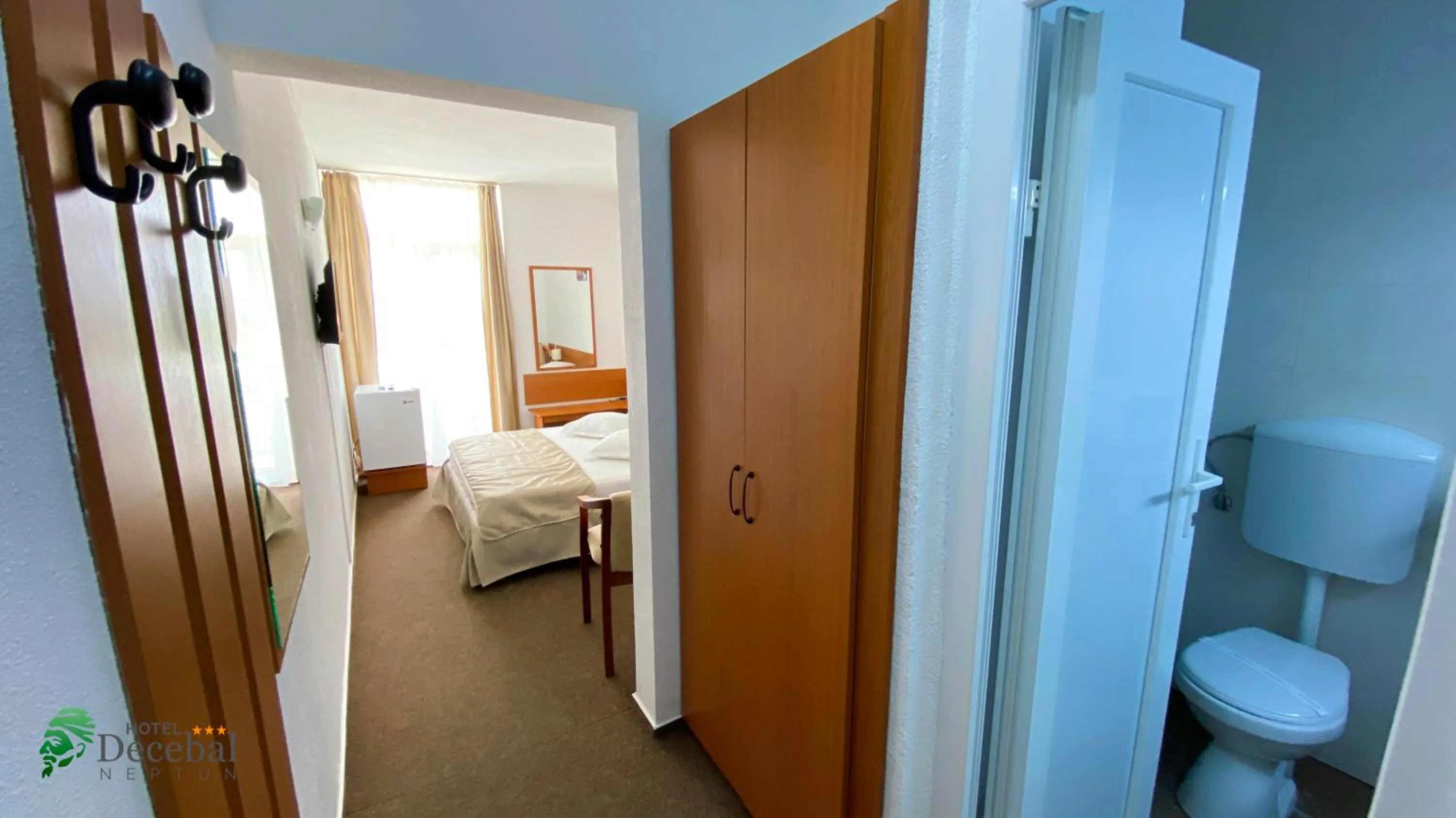 Toilet, Bed in Hotel Decebal Estival Neptun