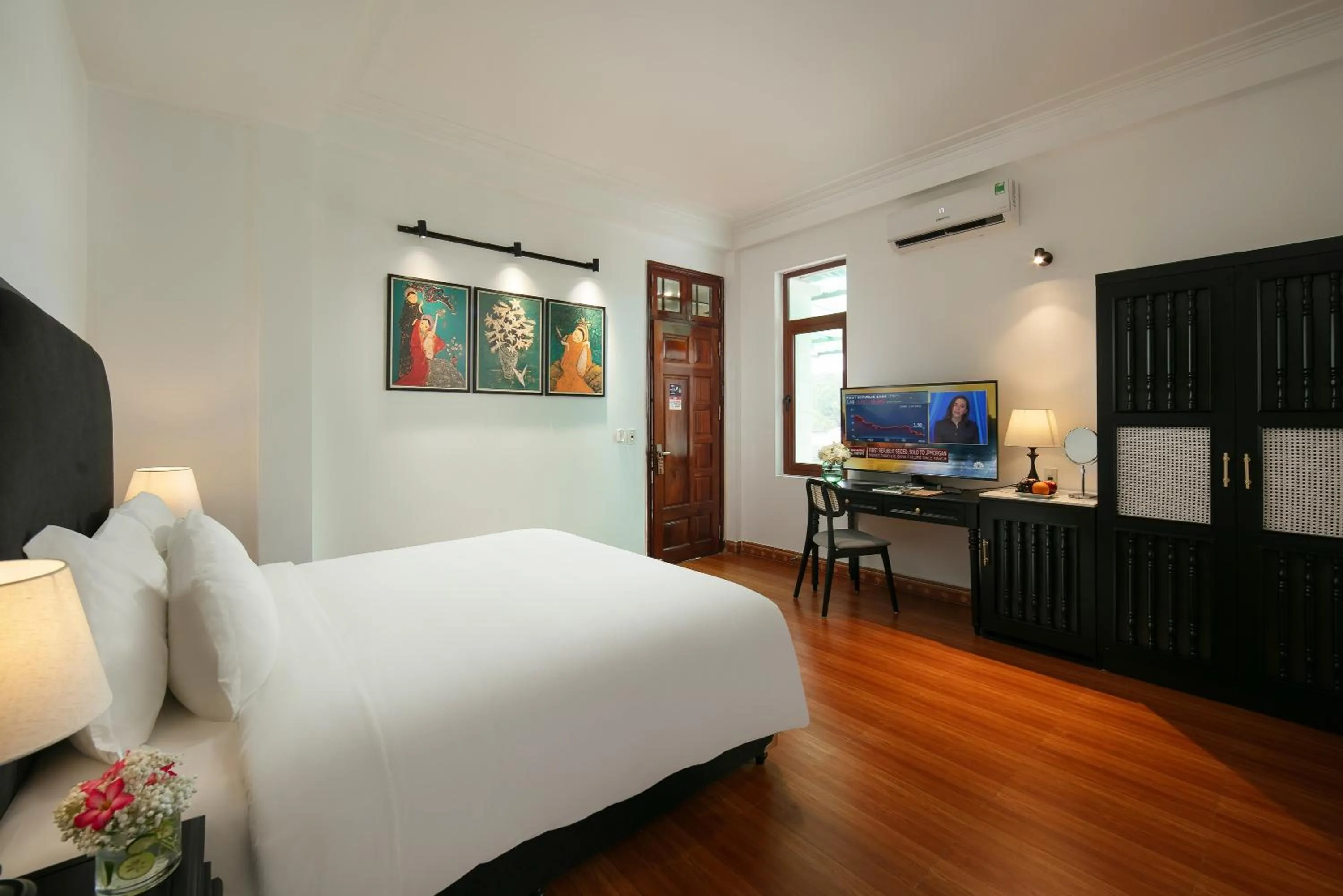 Bed in Maison Cat Ba Bay View Villa