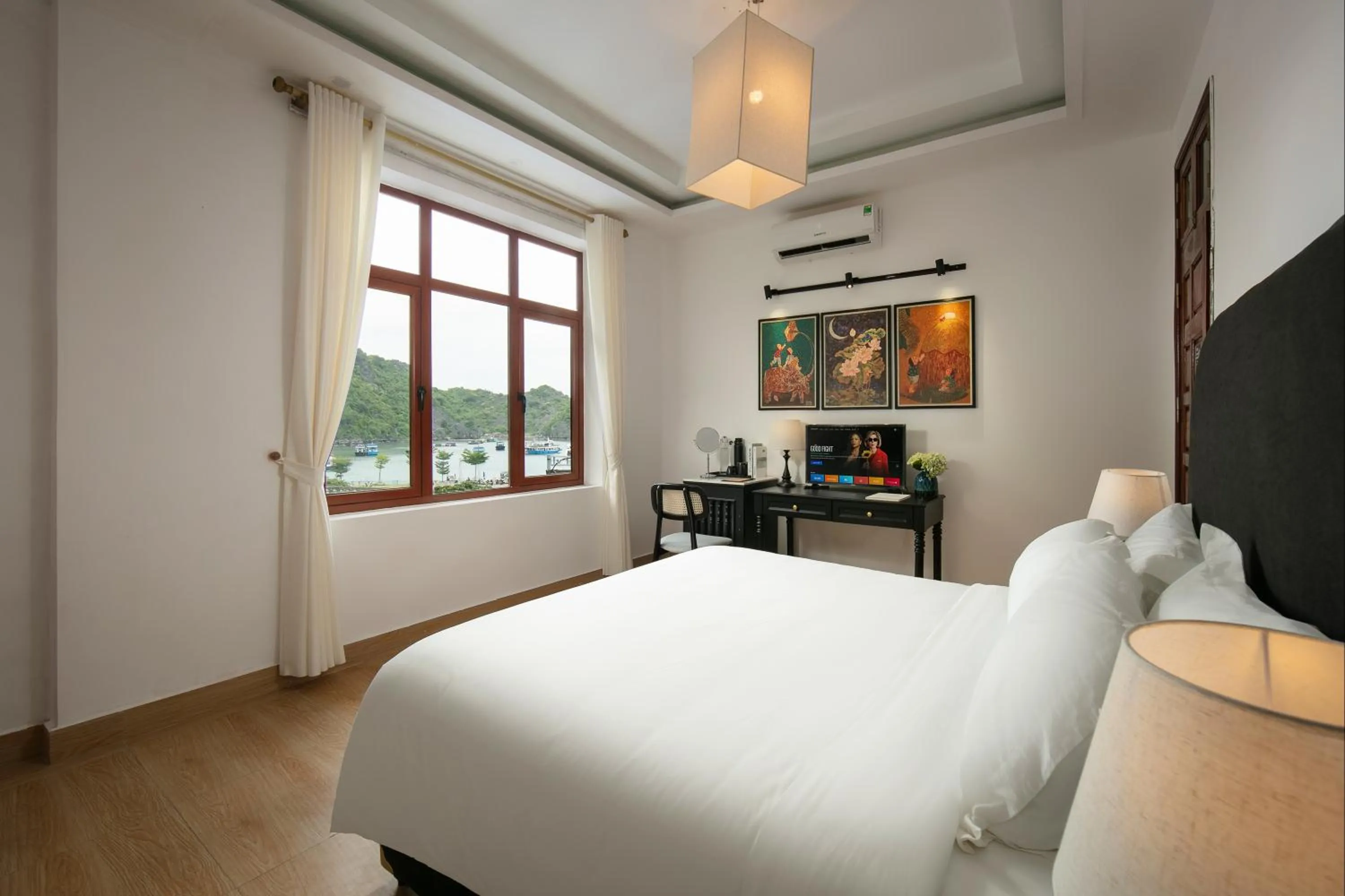 Photo of the whole room, Bed in Maison Cat Ba Bay View Villa