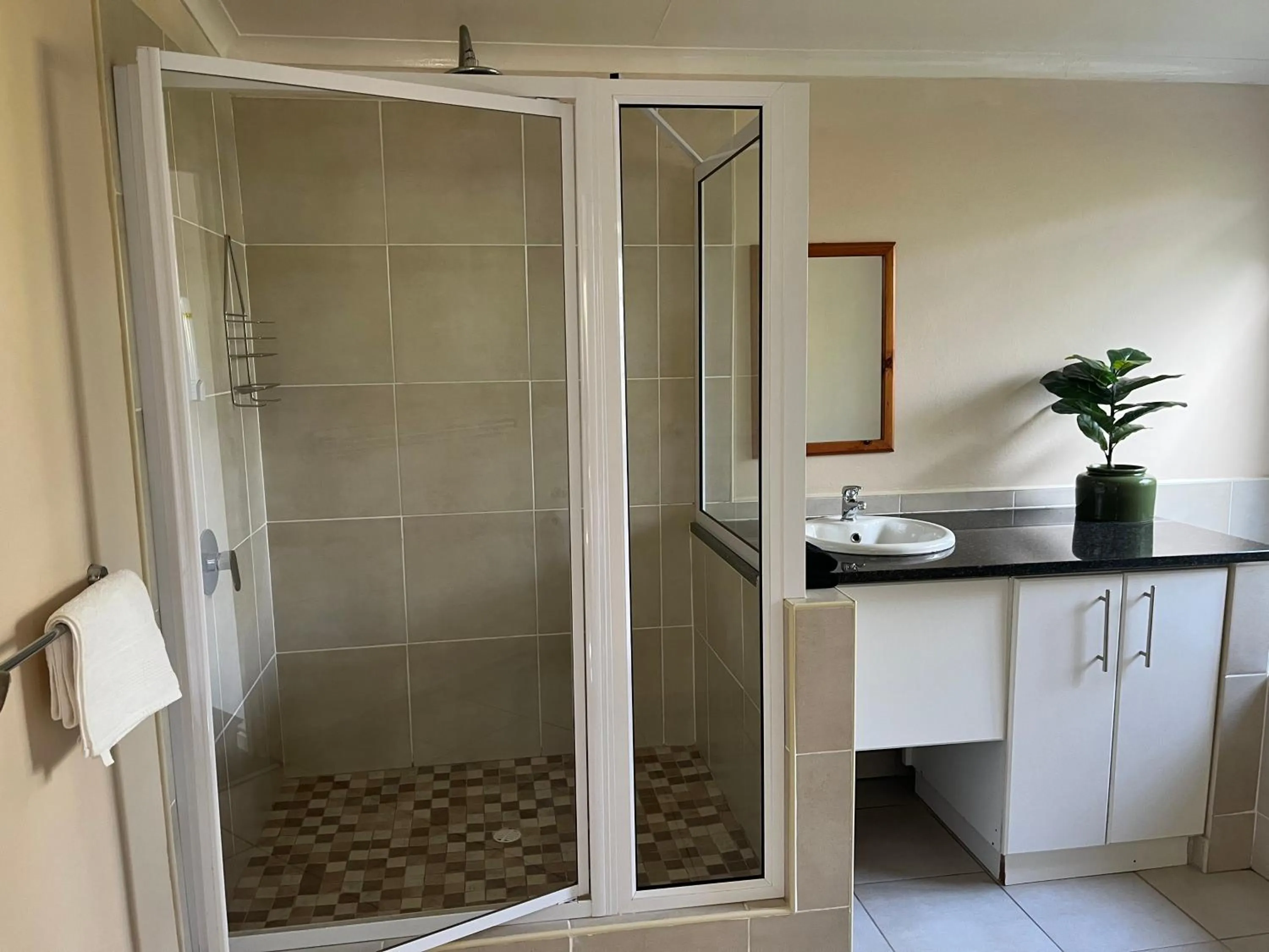 Shower in Little Louisa