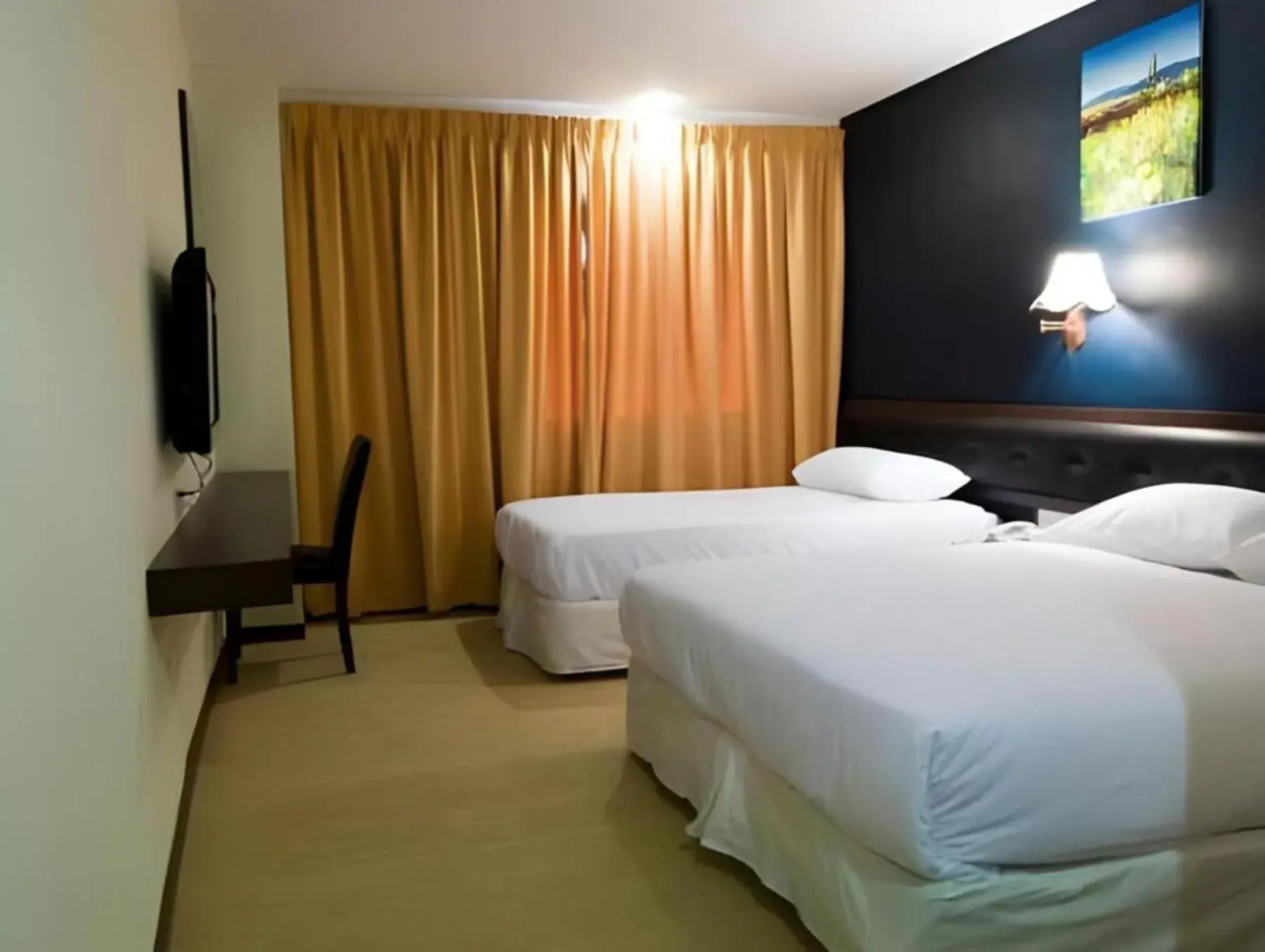 Deluxe Queen Room in Syaz Meridien Hotel Deluxe Queen Room in Syaz Meridien Hotel