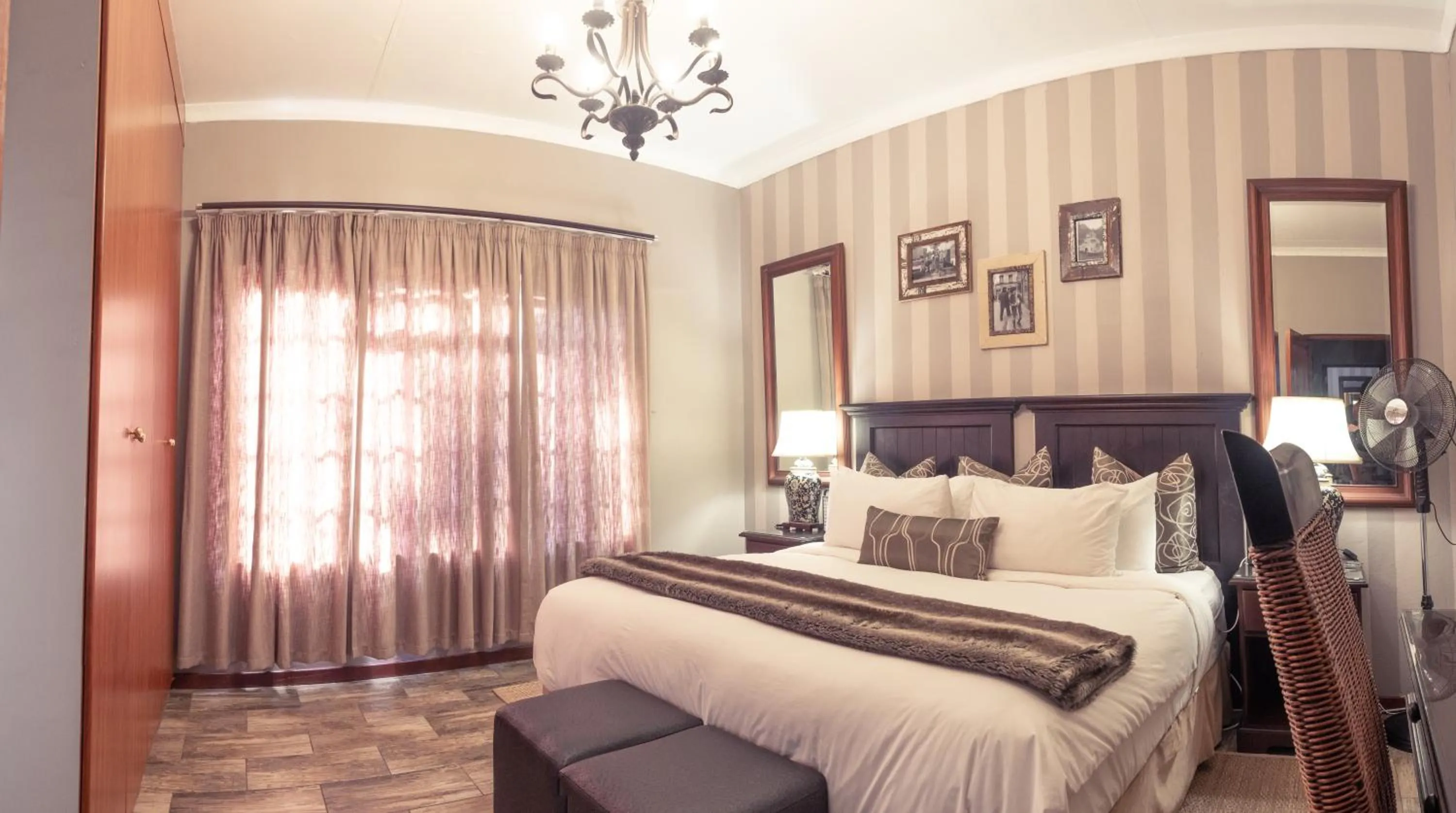 Photo of the whole room, Bed in Tuareg Guest House