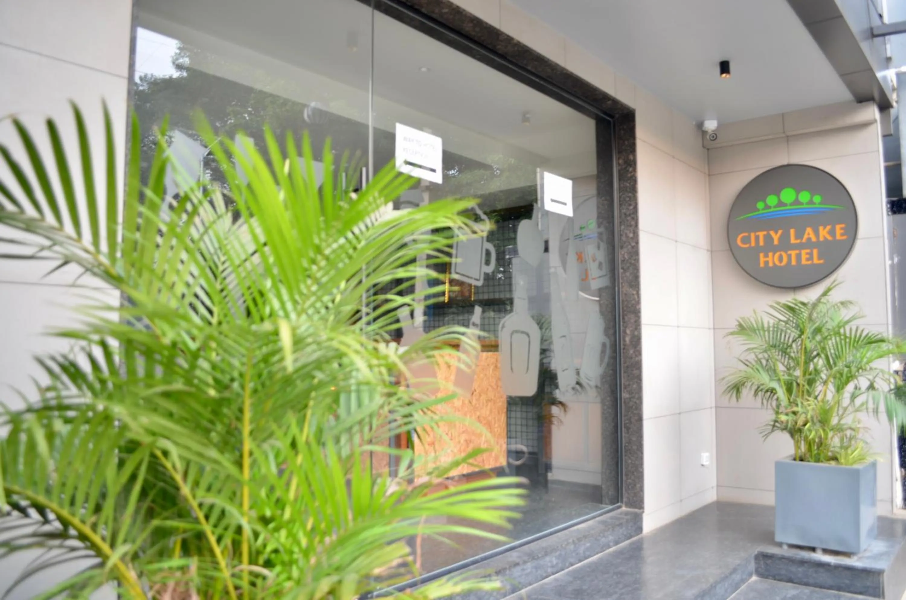 Facade/entrance in CITY LAKE HOTEL