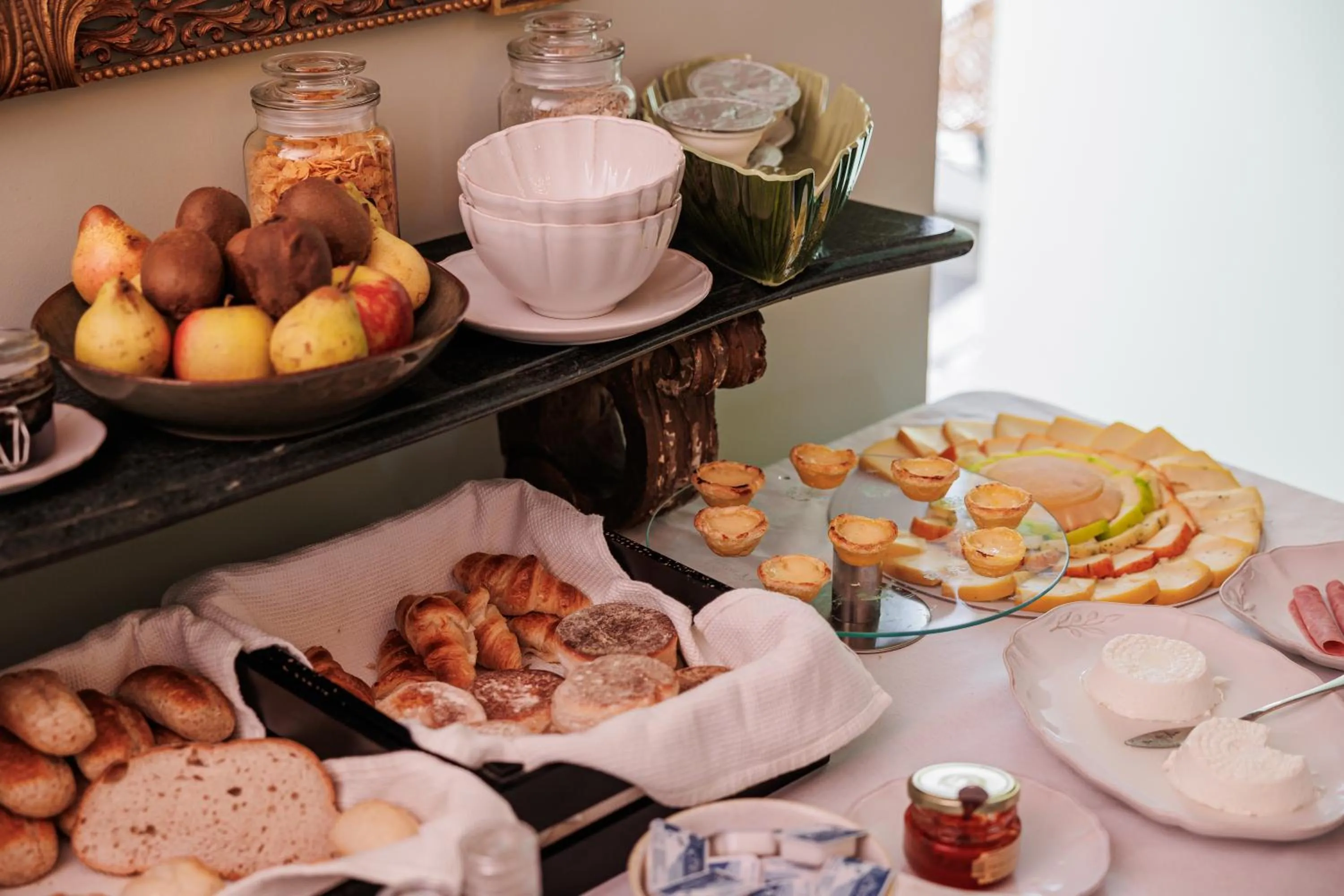 Food in Solar dos Cantos Botanic House & Garden