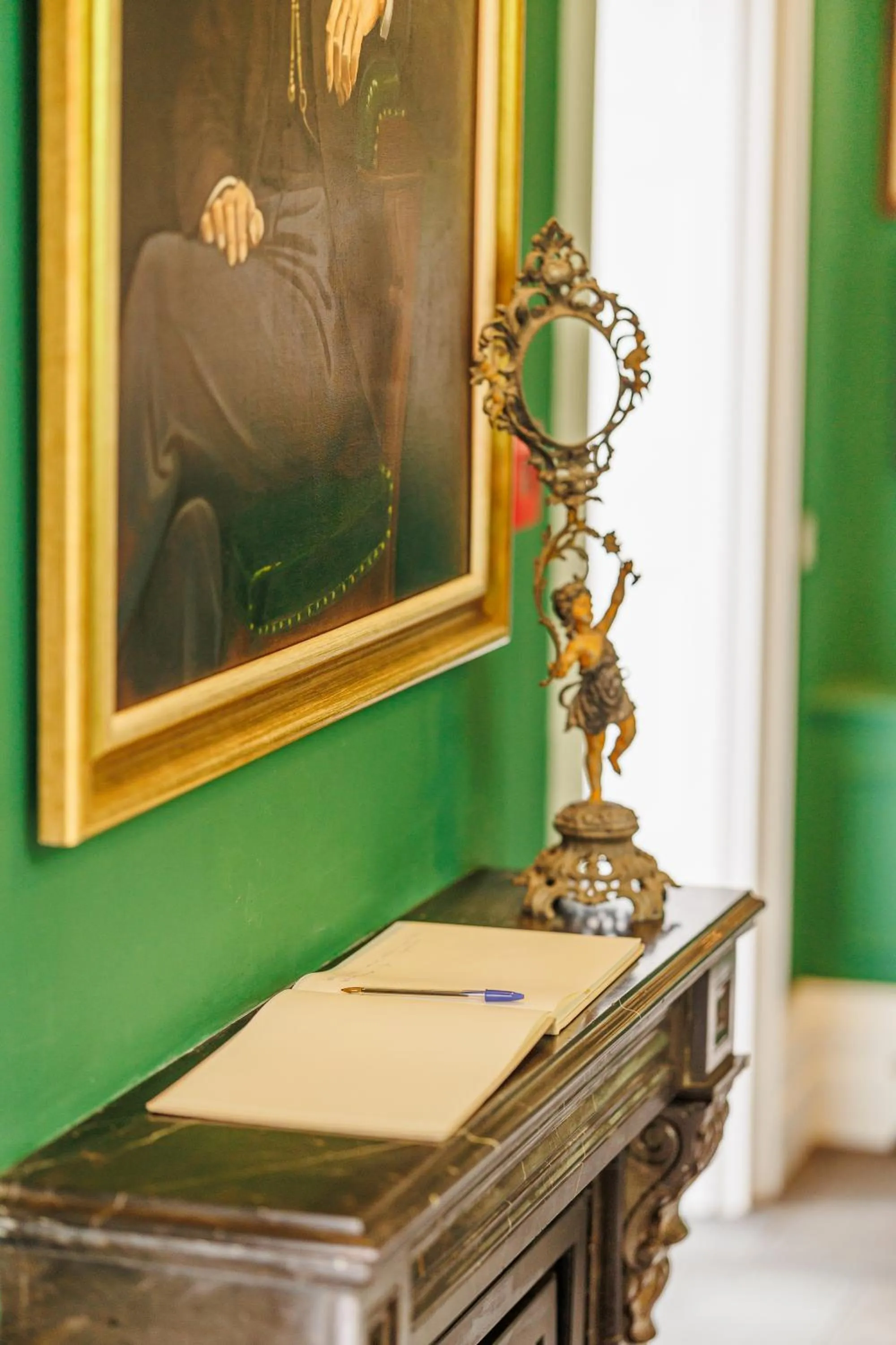 Decorative detail in Solar dos Cantos Botanic House & Garden