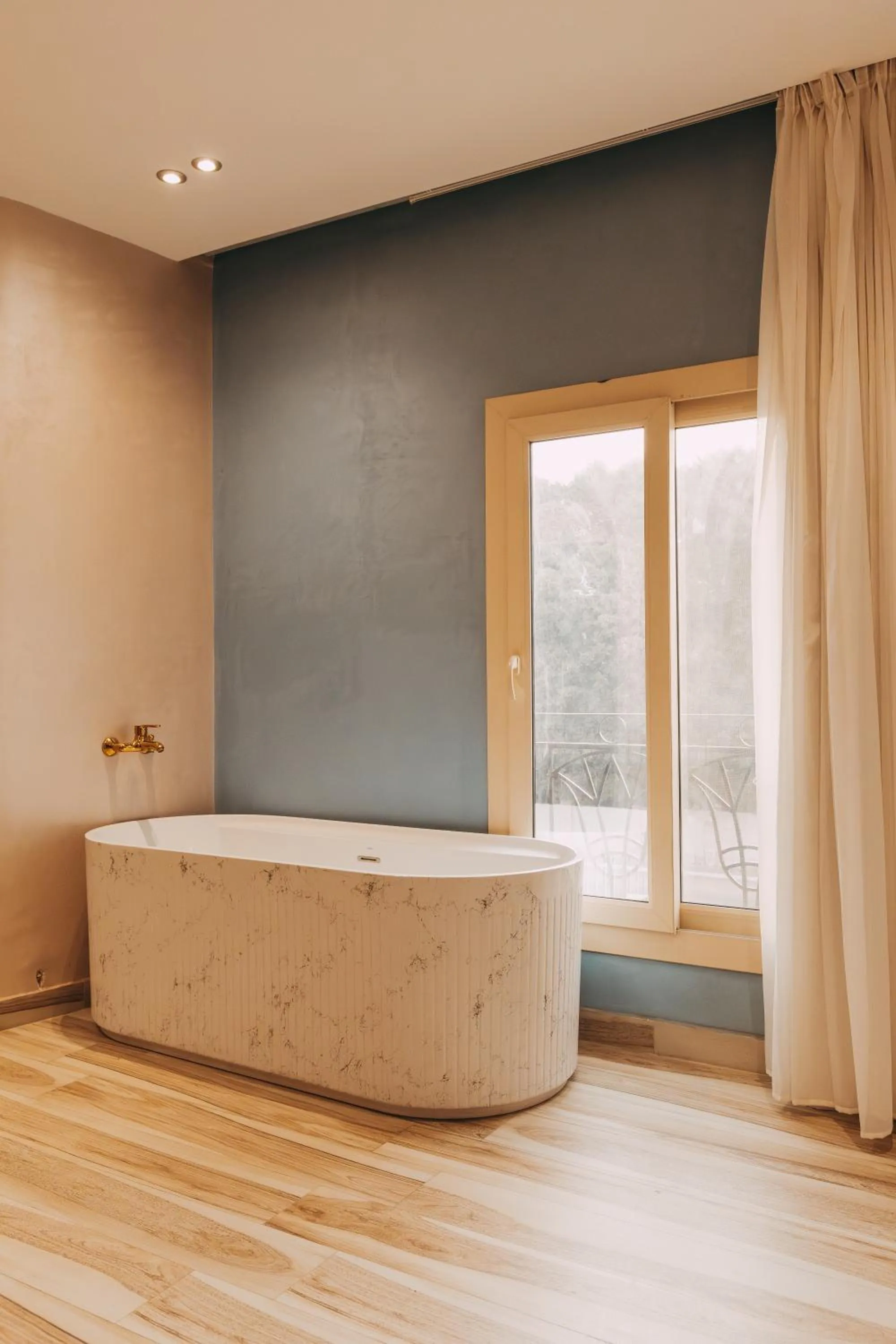 Bath in BrassAlmas Pyramids Hotel