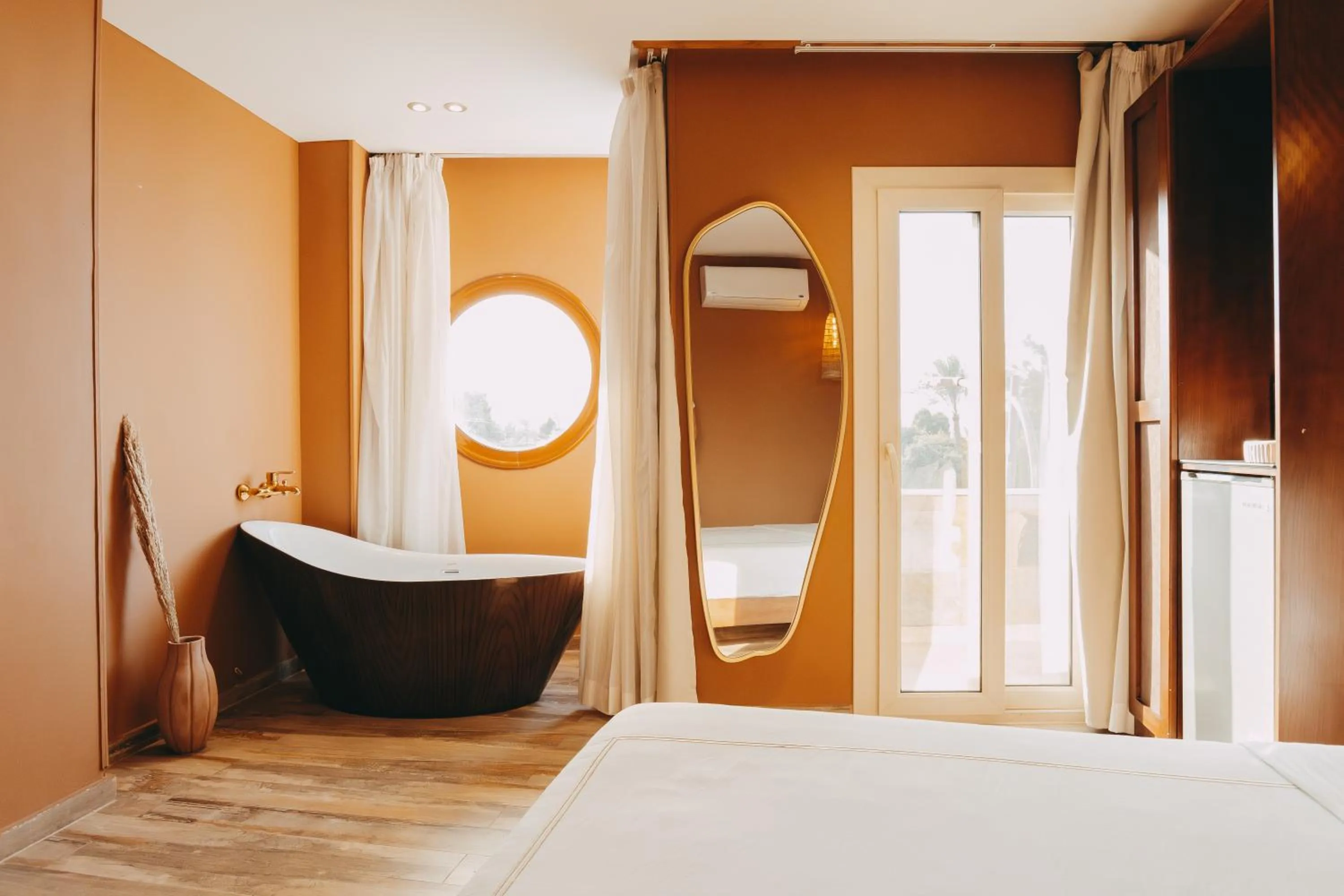 Bed in BrassAlmas Pyramids Hotel