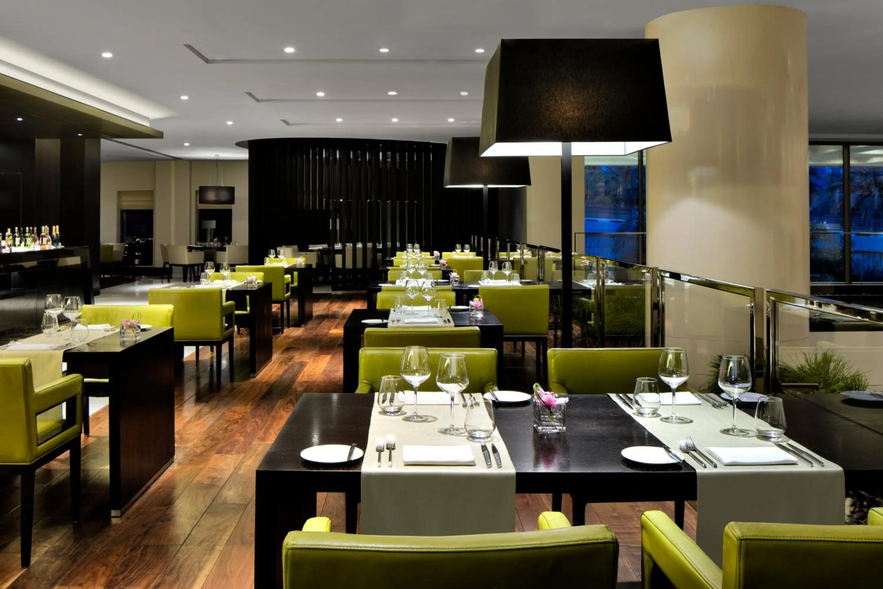 Restaurant/places to eat in Pullman Dubai Creek City Centre Residences
