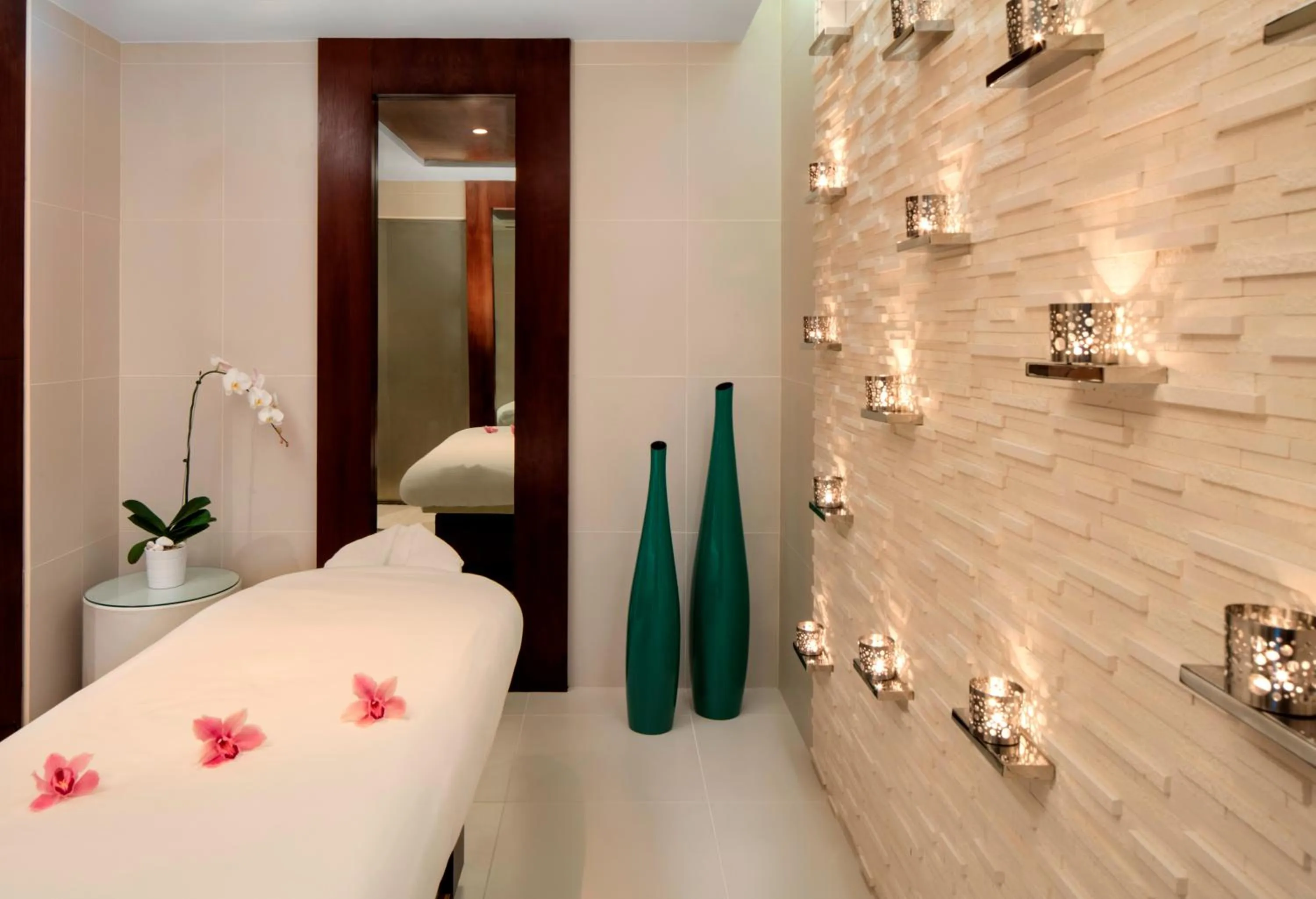 Massage in Pullman Dubai Creek City Centre Residences