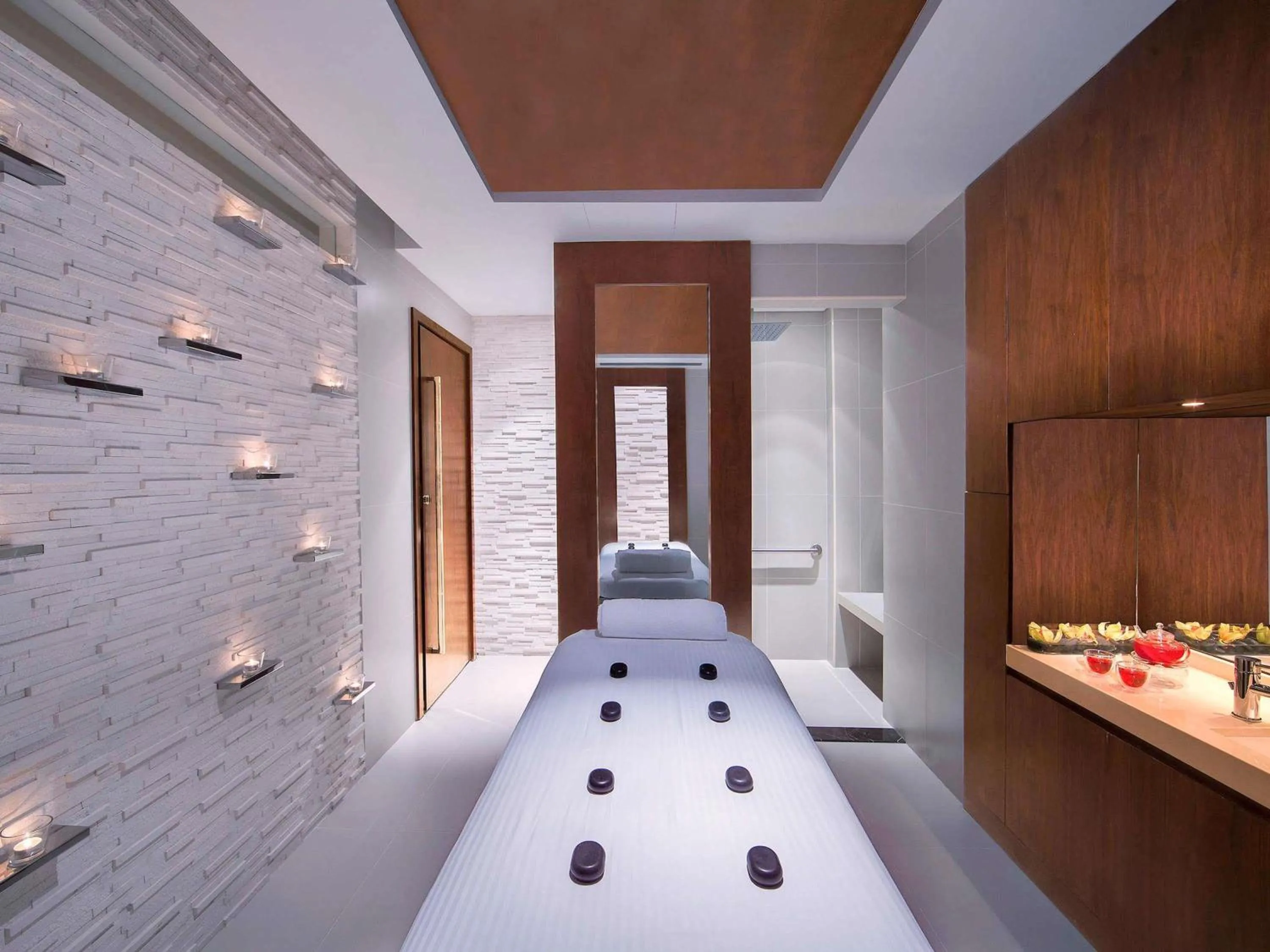 Spa and wellness centre/facilities, Bed in Pullman Dubai Creek City Centre Residences