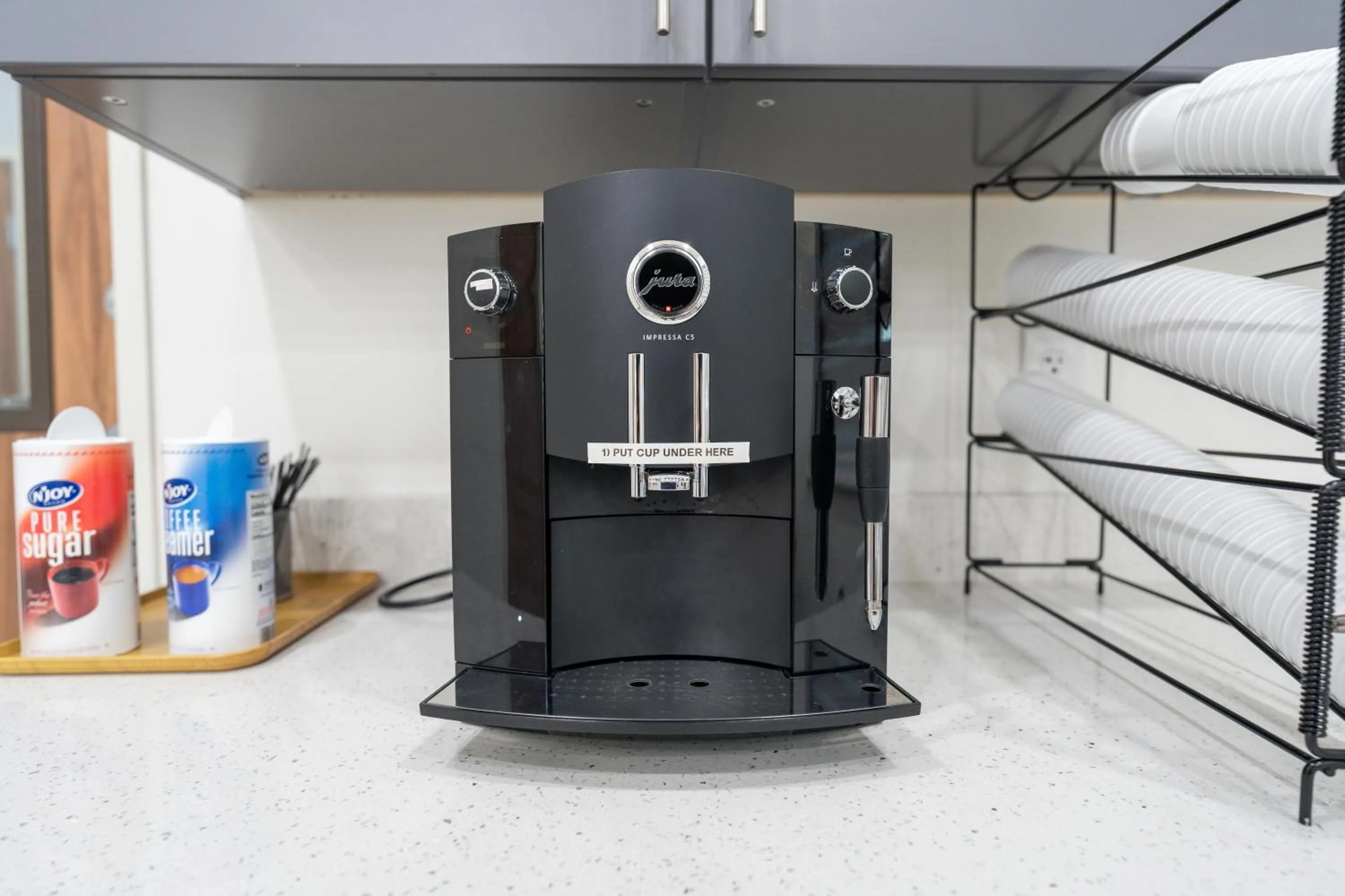 Coffee/tea facilities in Texas Bungalows Hotel and Hotel Que at i35 Austin Pflugerville