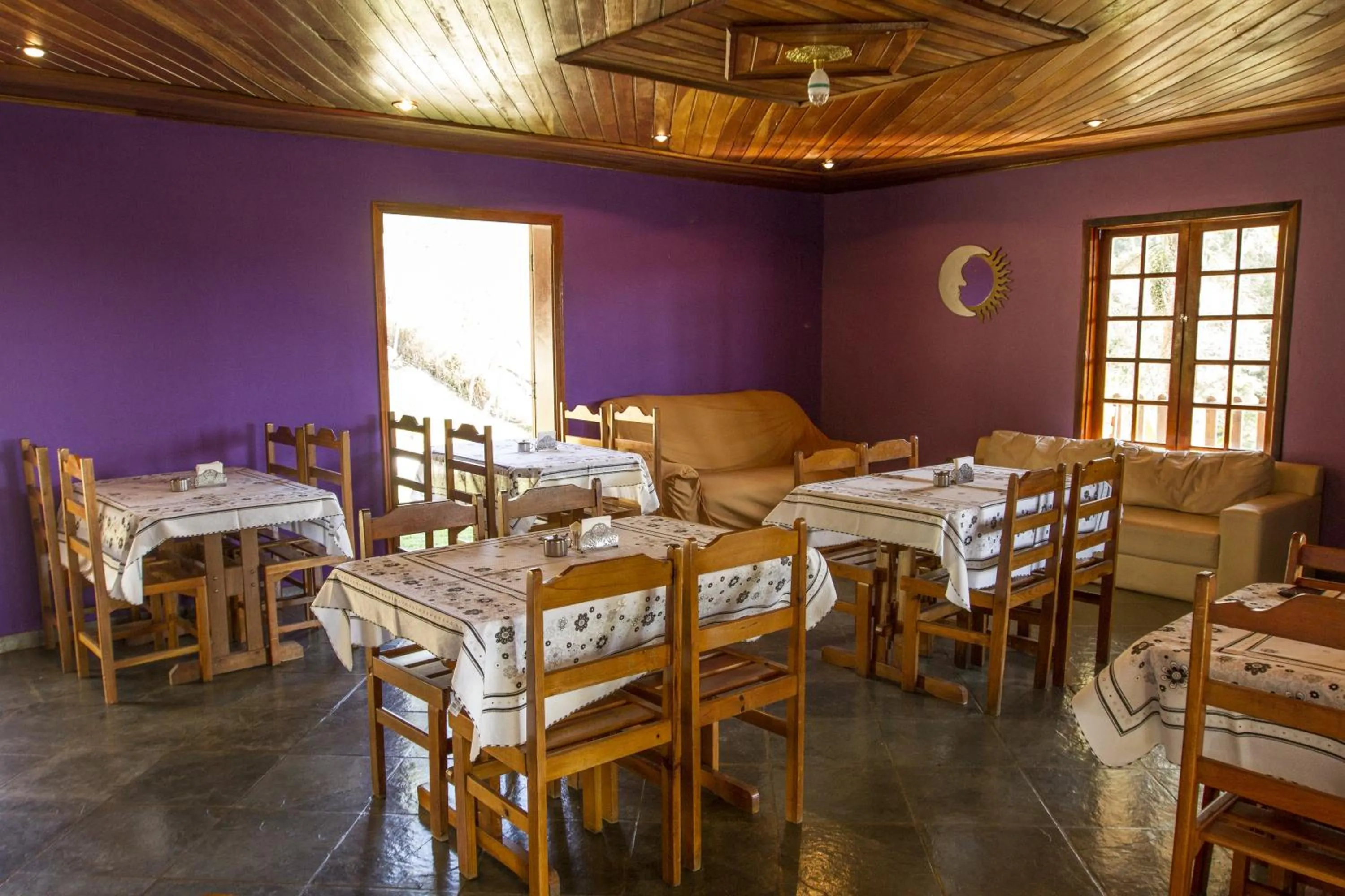 Communal lounge/ TV room in Pousada Céu de Luz - Próximo a Monte Verde