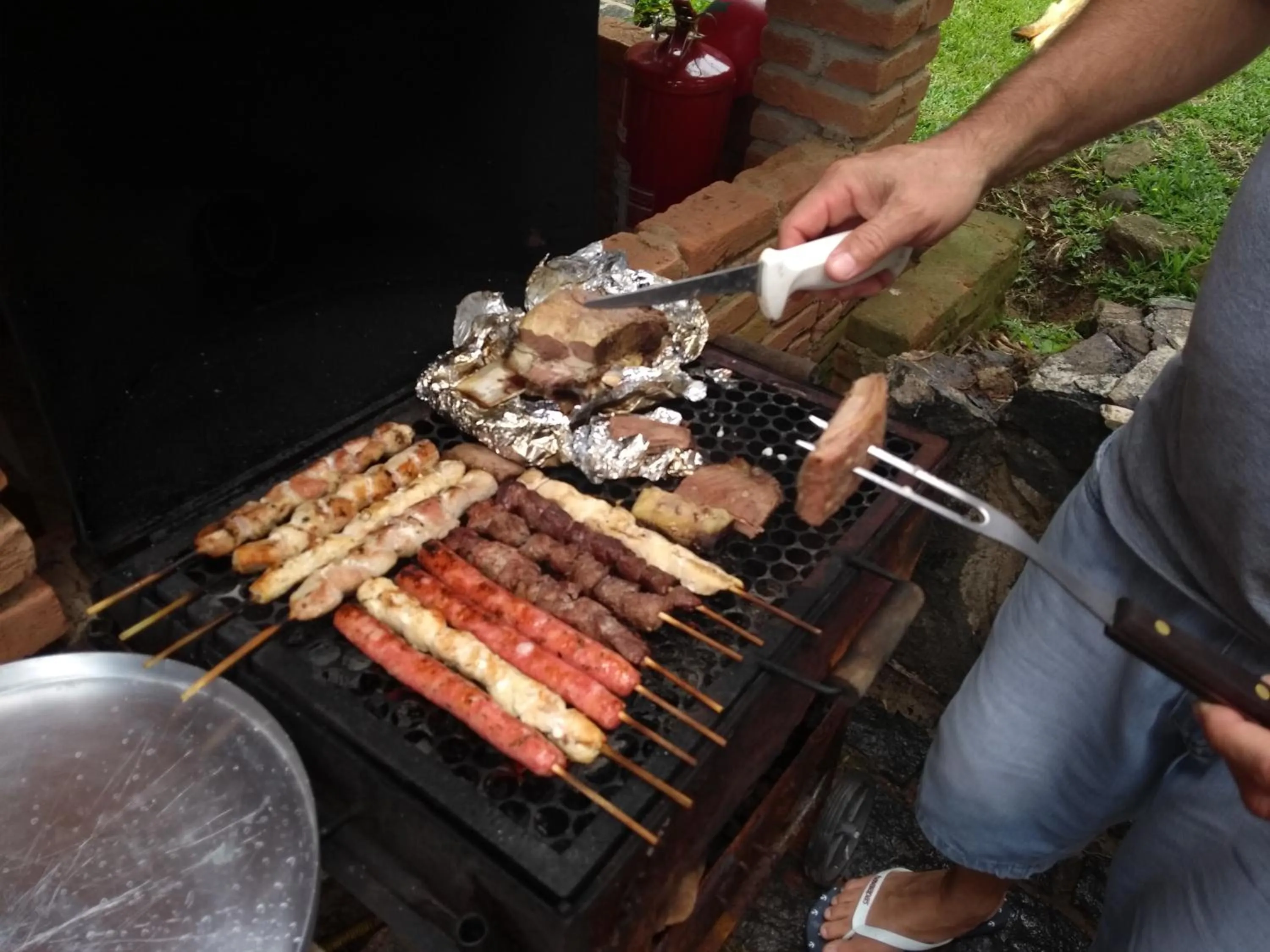 BBQ facilities in Pousada Céu de Luz - Próximo a Monte Verde