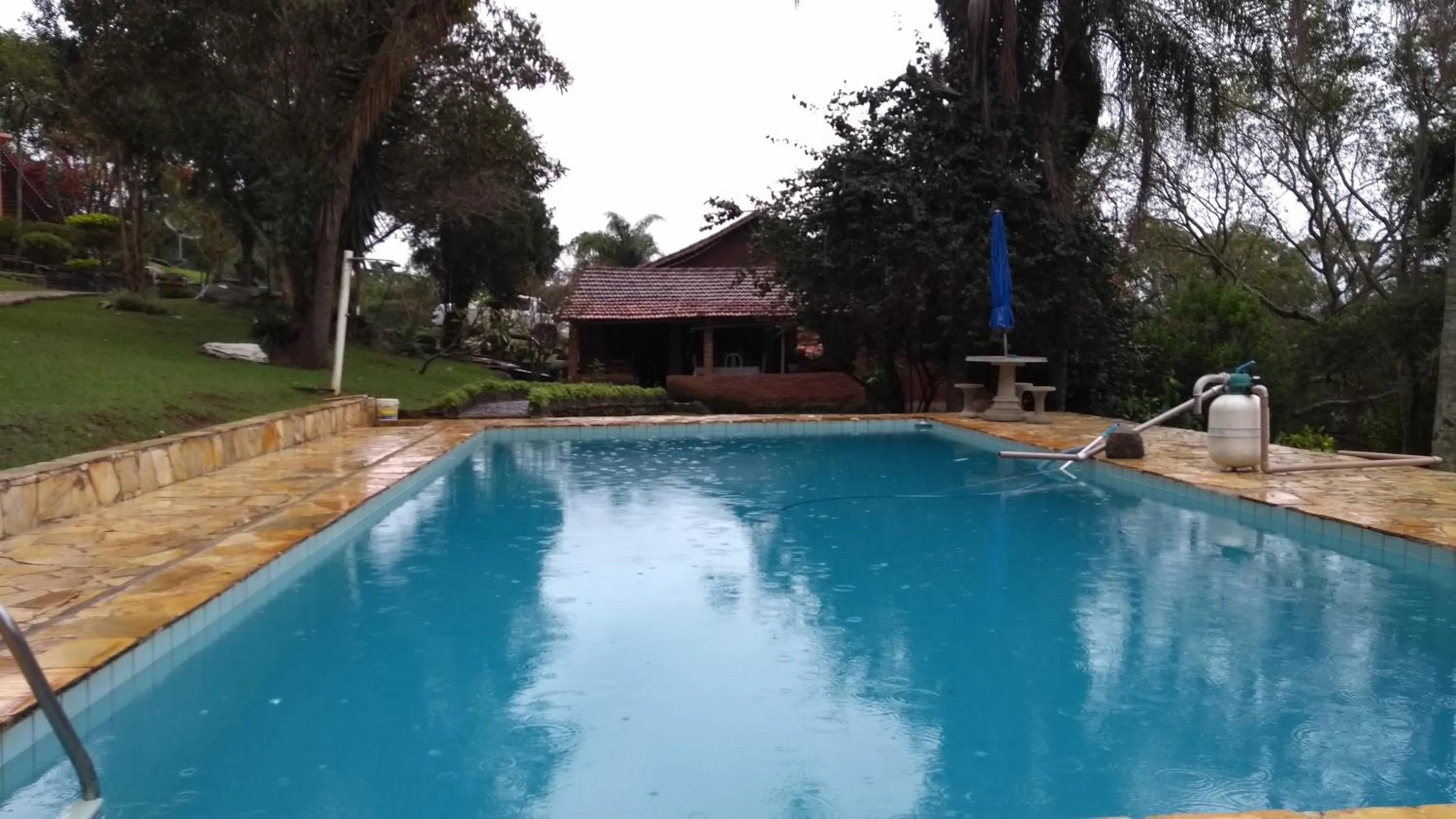 Pool view in Pousada Céu de Luz - Próximo a Monte Verde