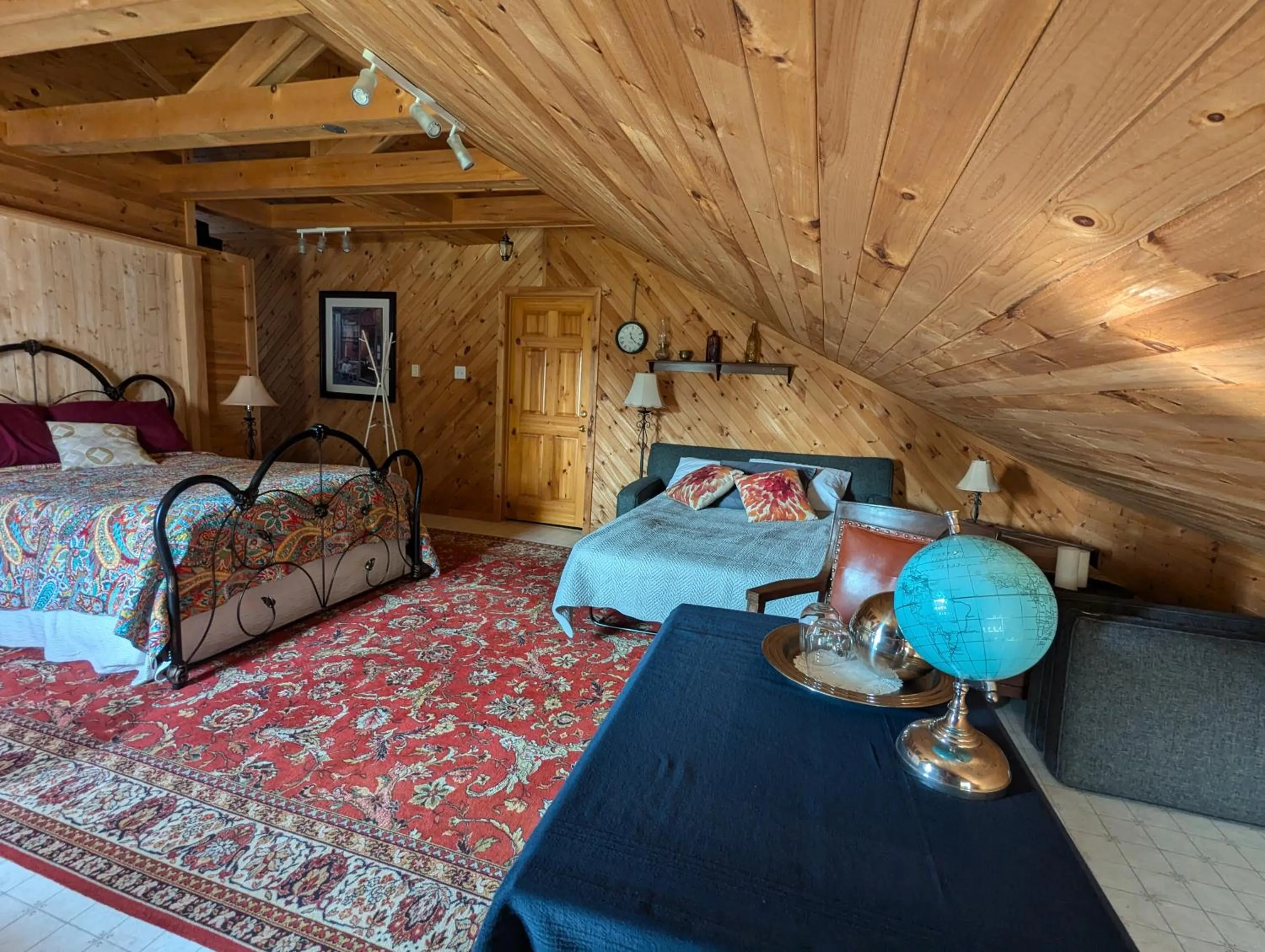 Photo of the whole room, Bed in The Parrsboro Mansion Inn