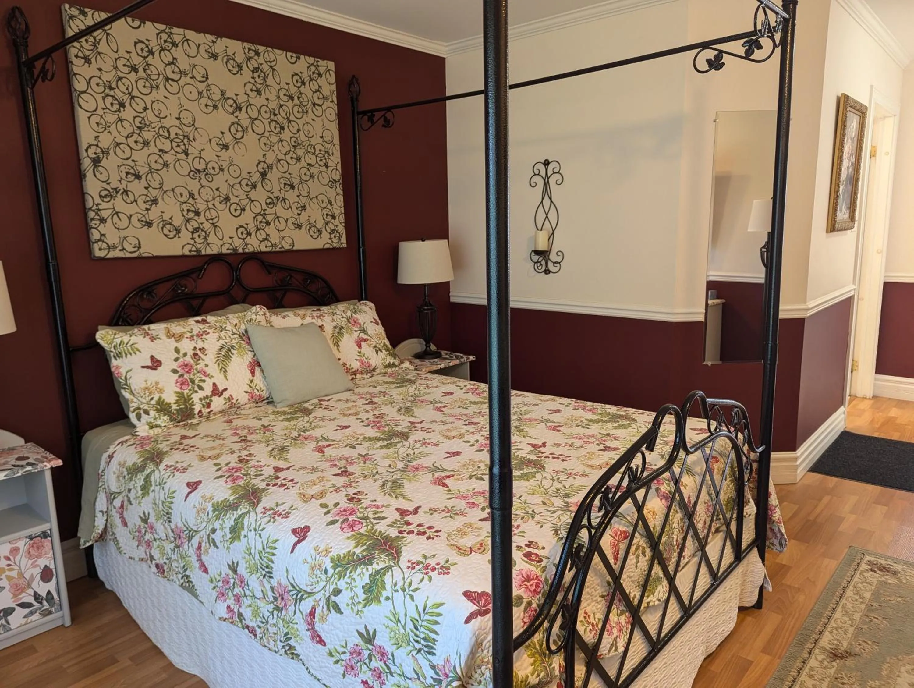 Photo of the whole room, Bed in The Parrsboro Mansion Inn