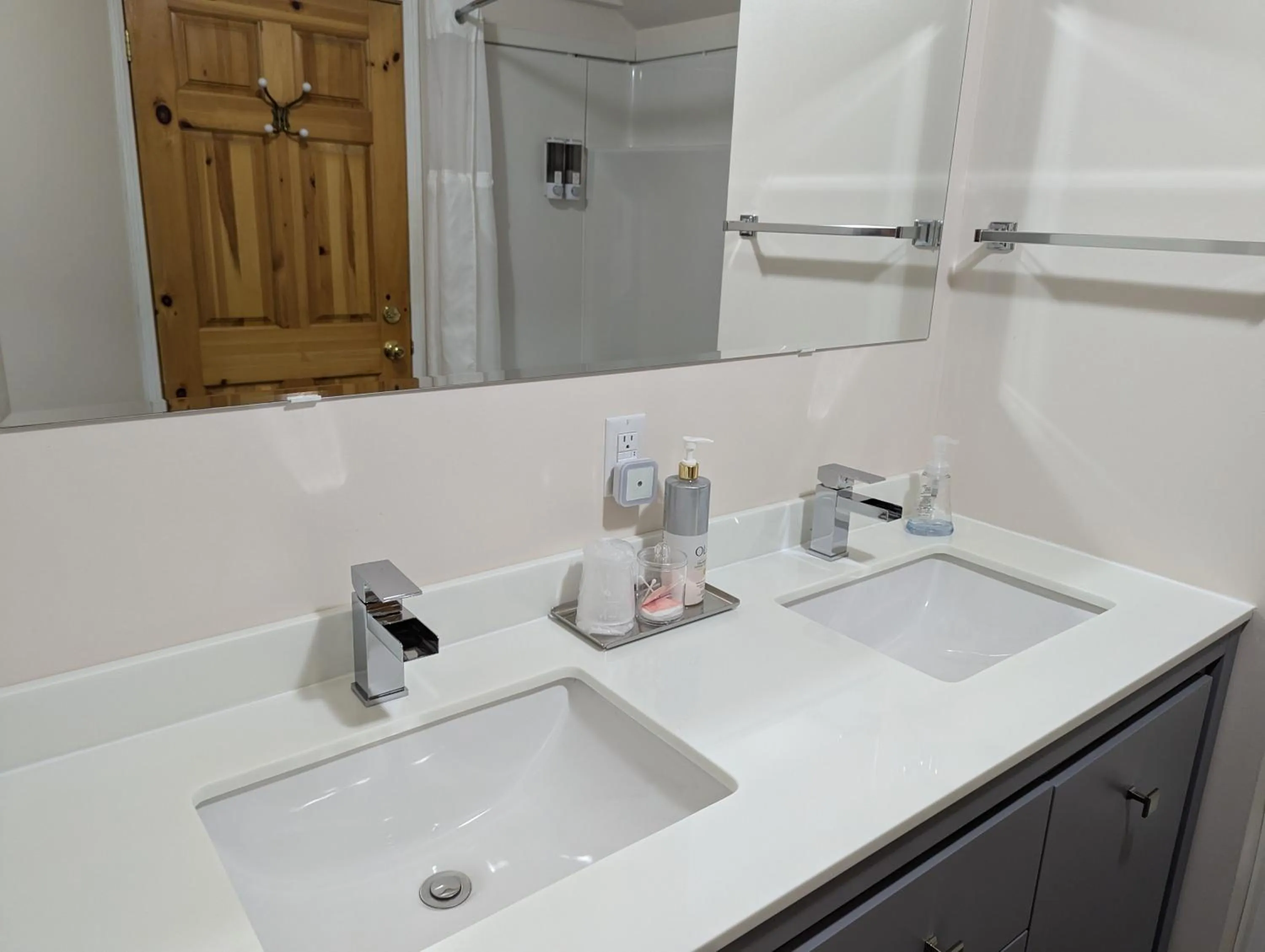 Bathroom in The Parrsboro Mansion Inn