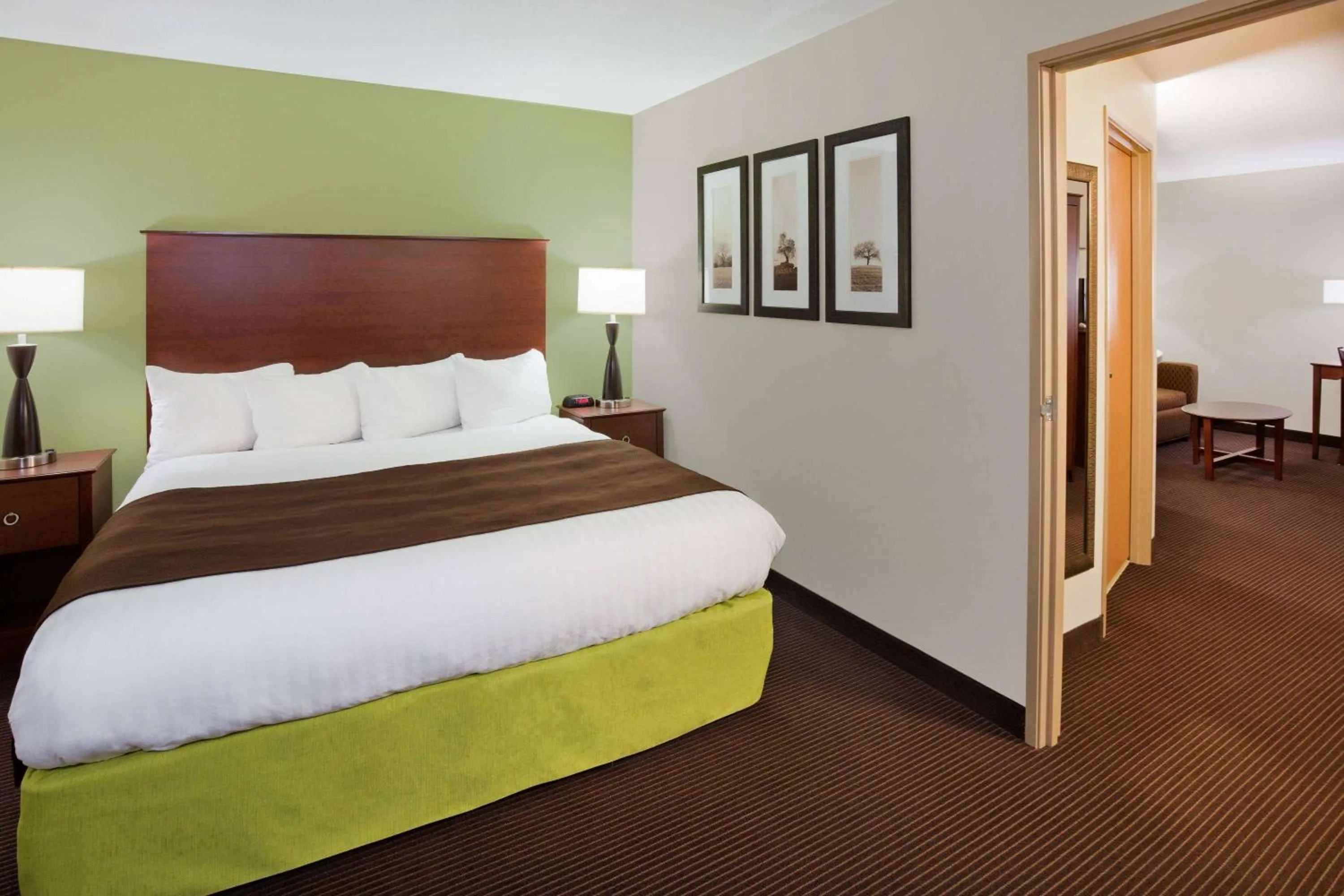 Photo of the whole room, Bed in AmericInn by Wyndham Hawley