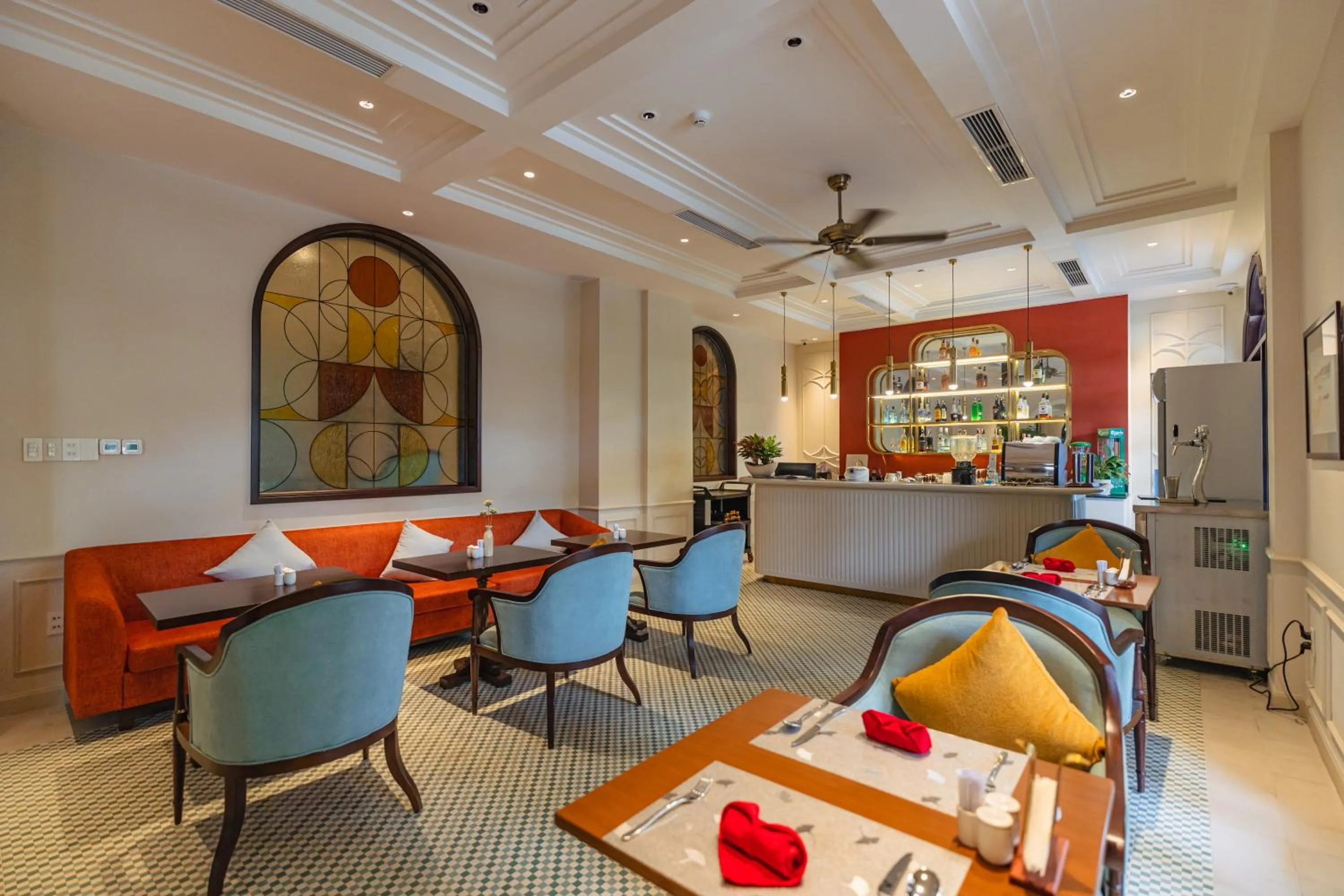 Lounge or bar in Little Residence - A Boutique Hotel & Spa