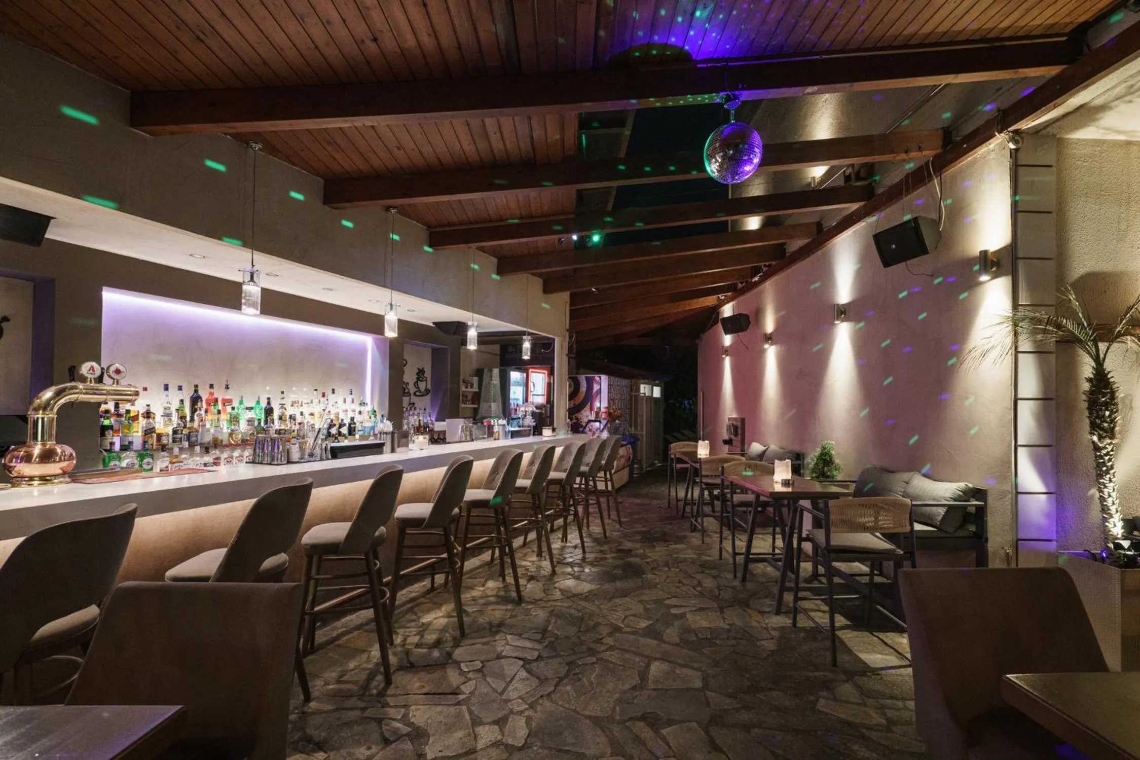 Lounge or bar in Axos