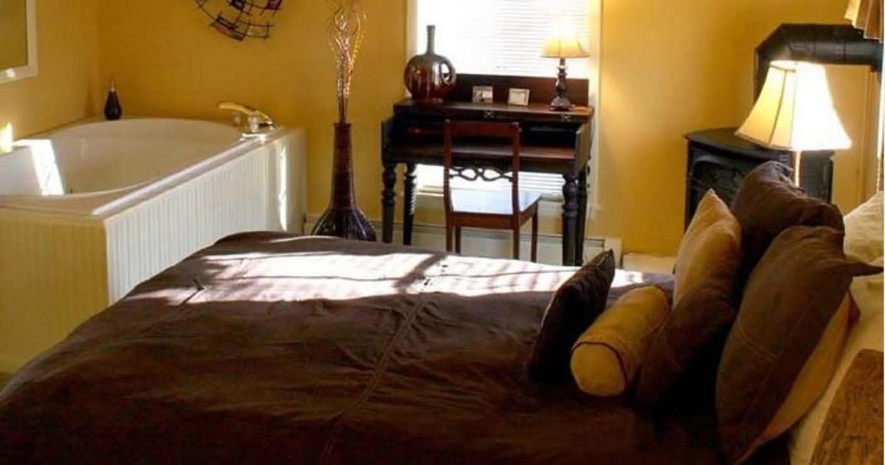 Decorative detail, Bed in Munro House Bed and Breakfast