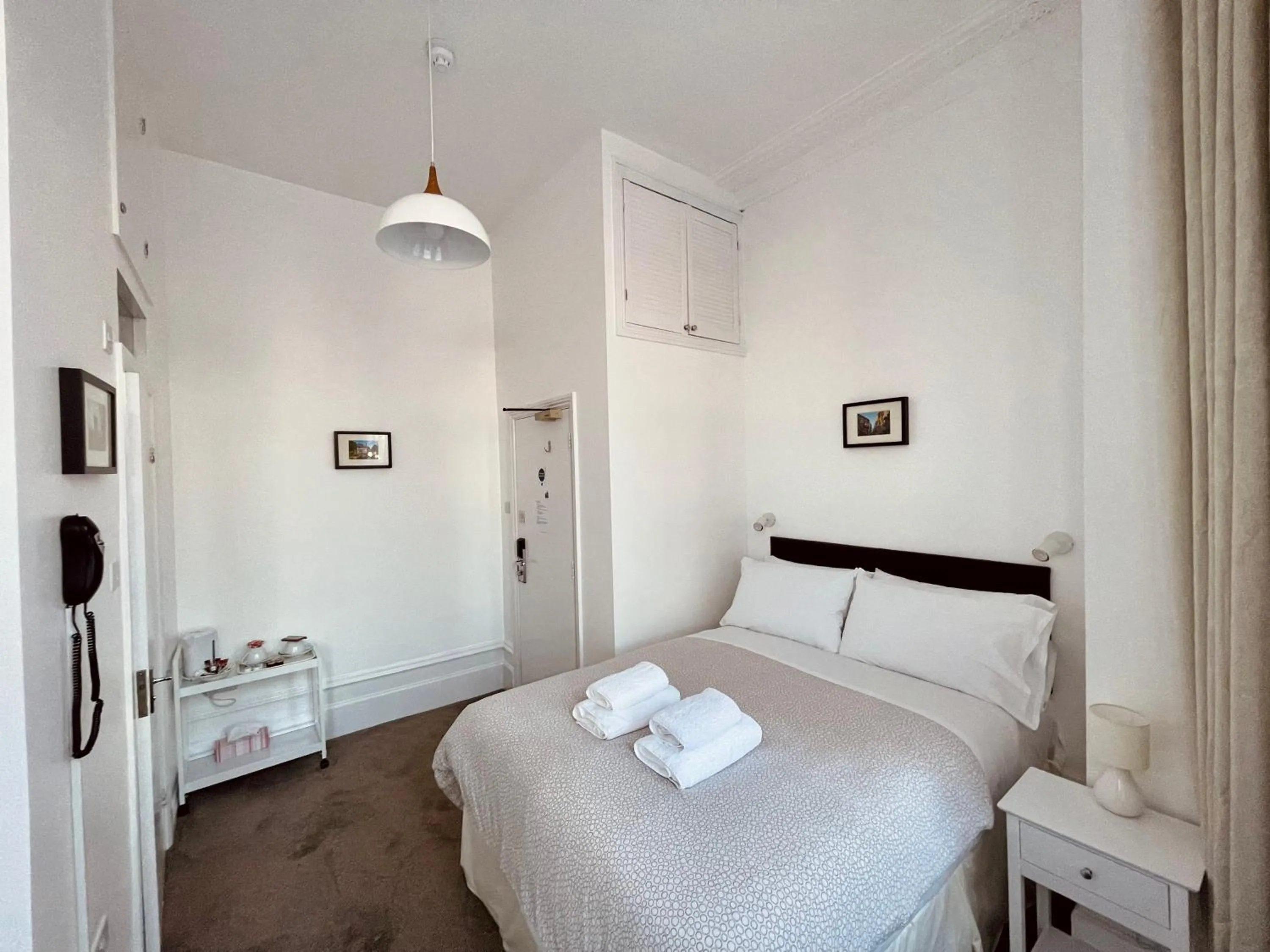 Bedroom, Bed in The Gateway Hotel