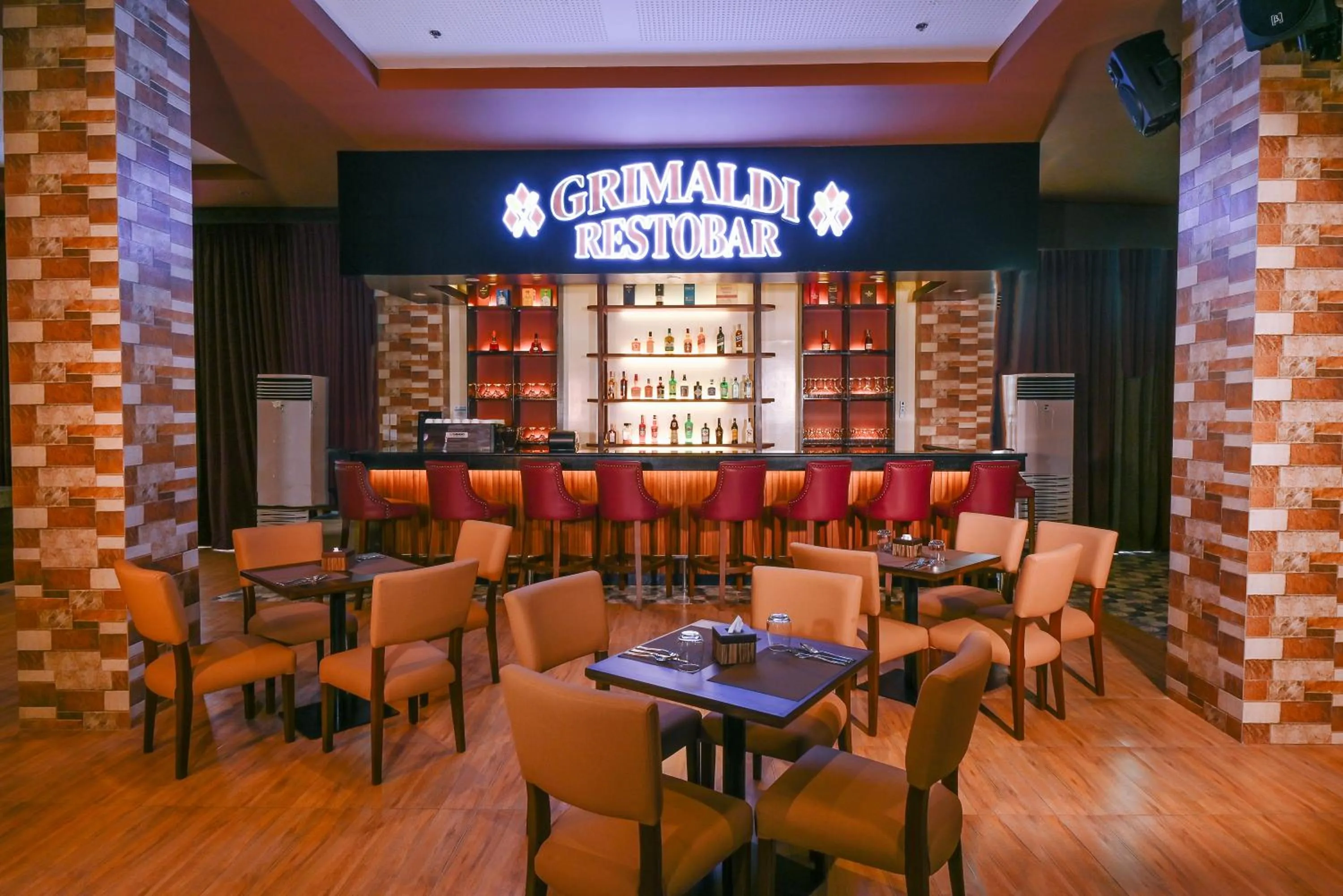 Food and drinks in Monaco Hotel